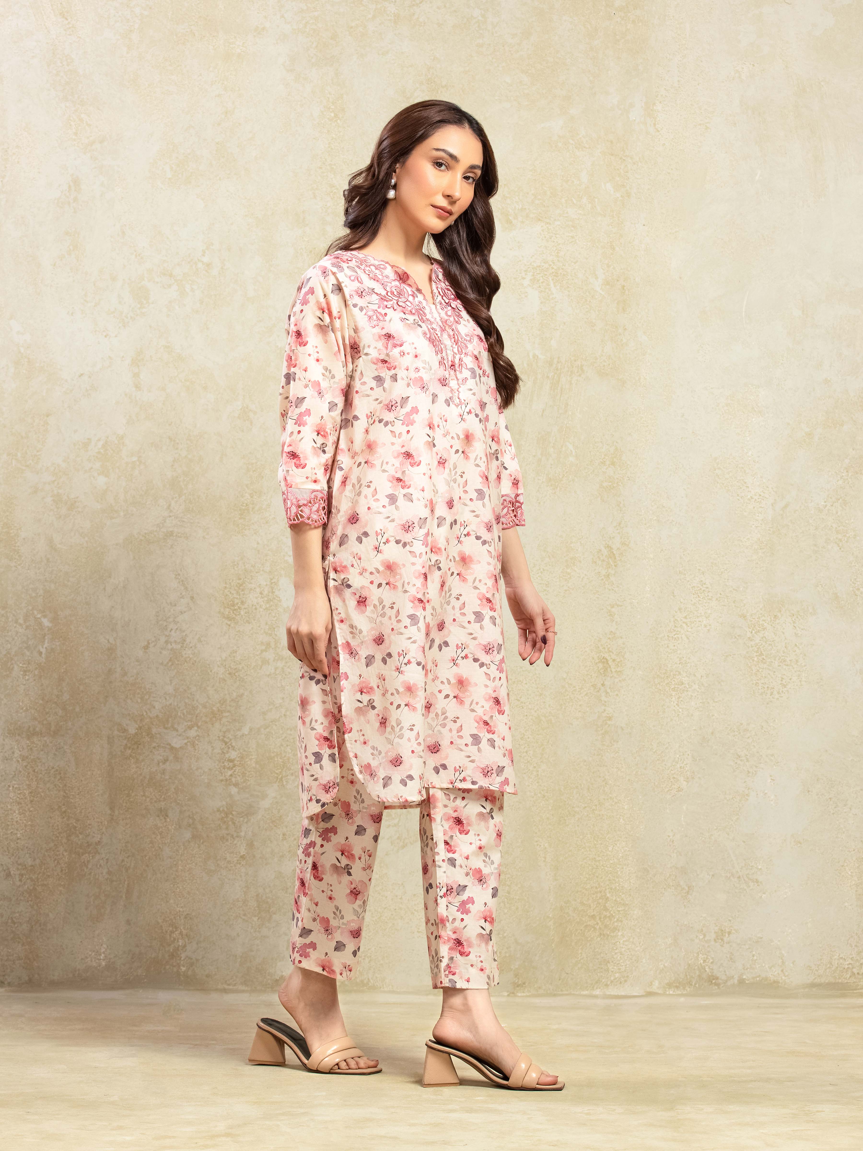 Pret Embroidered Lawn Co-ord Set - EWTKE5-82392ST - Image 5