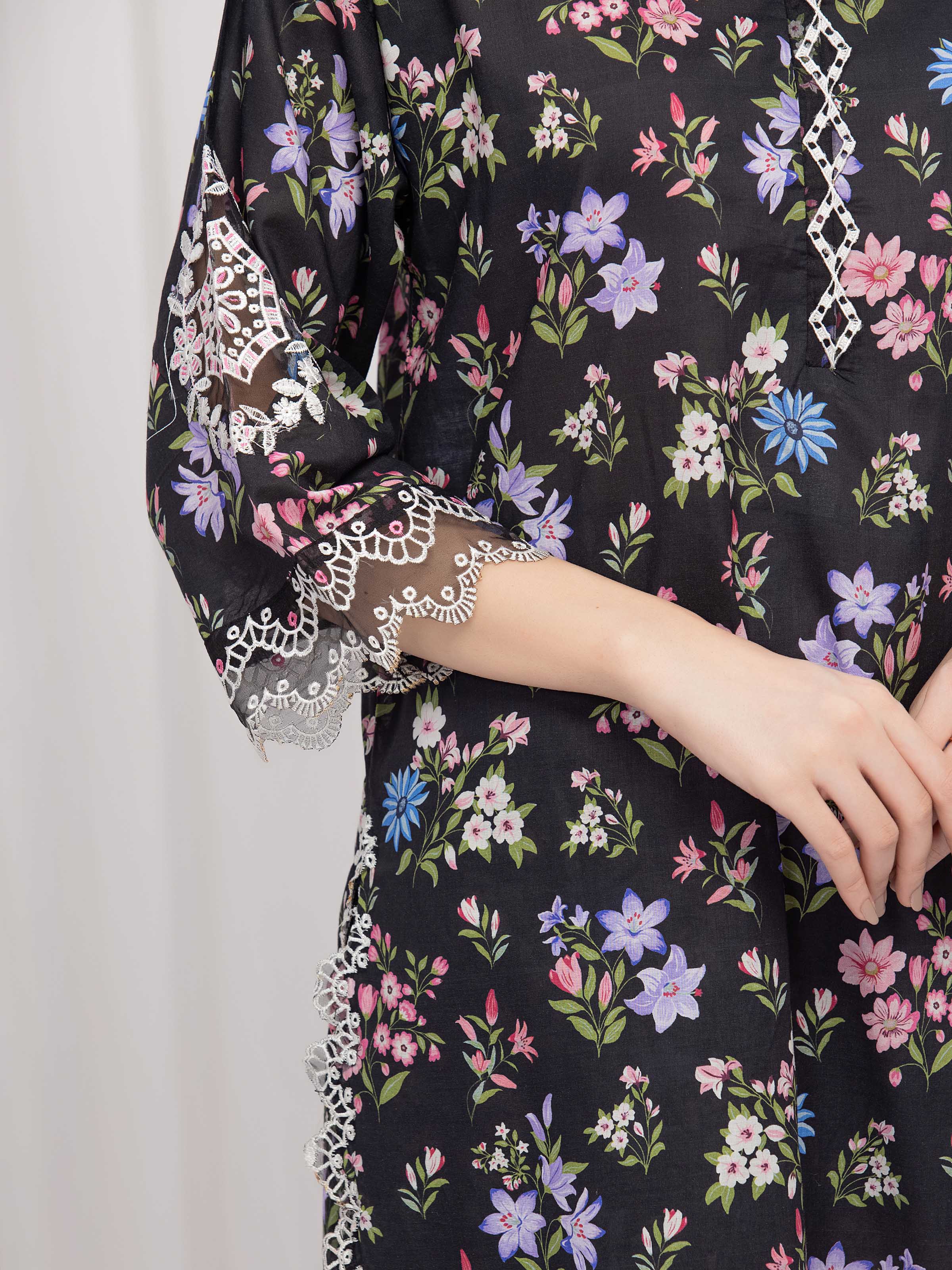Pret Embroidered Lawn Co-ord Set - EWTKE5-82447ST - Image 3