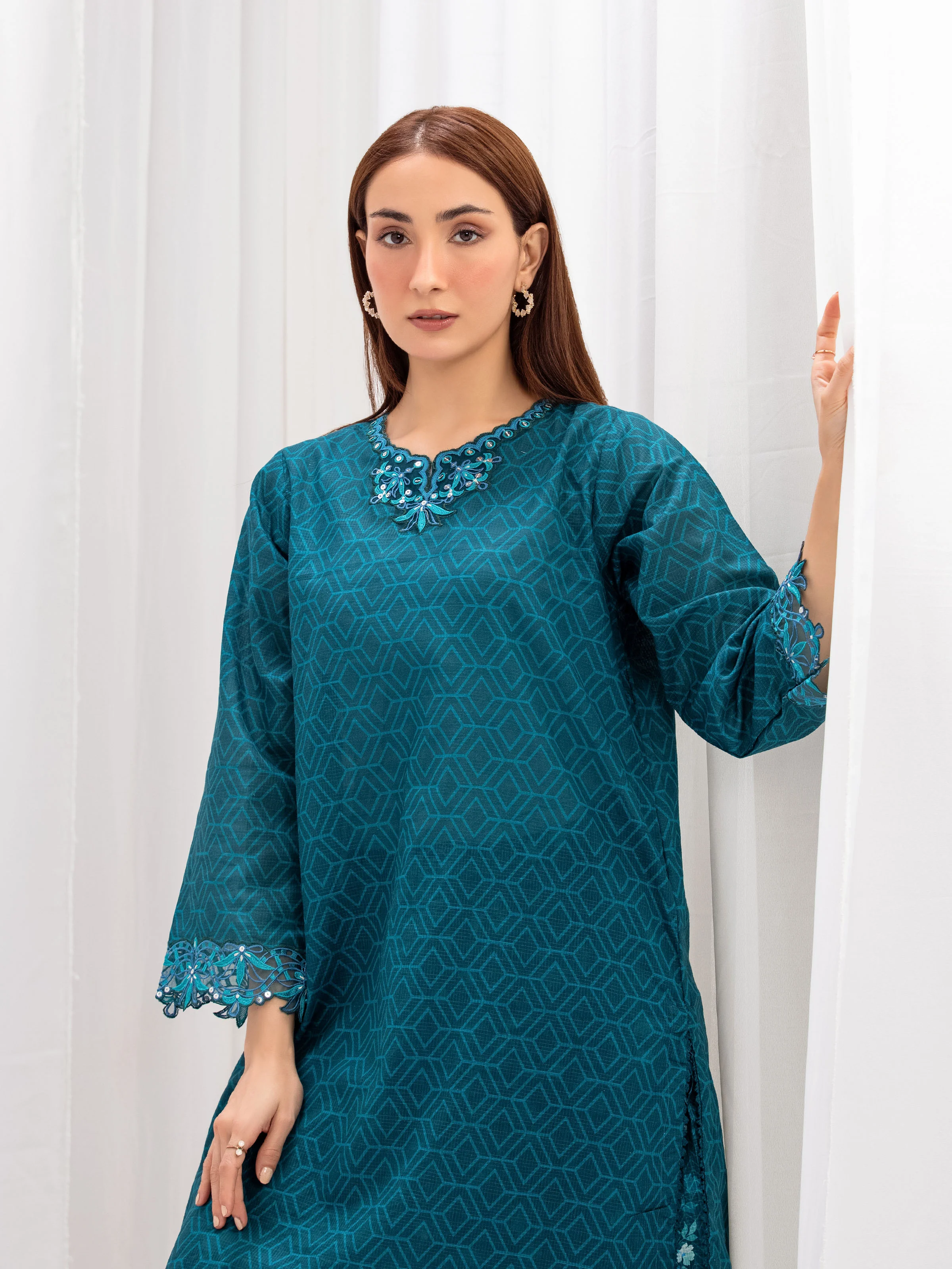 Pret Embroidered Lawn Slub Co-Ord Set - EWTKE5-81684ST - Image 2