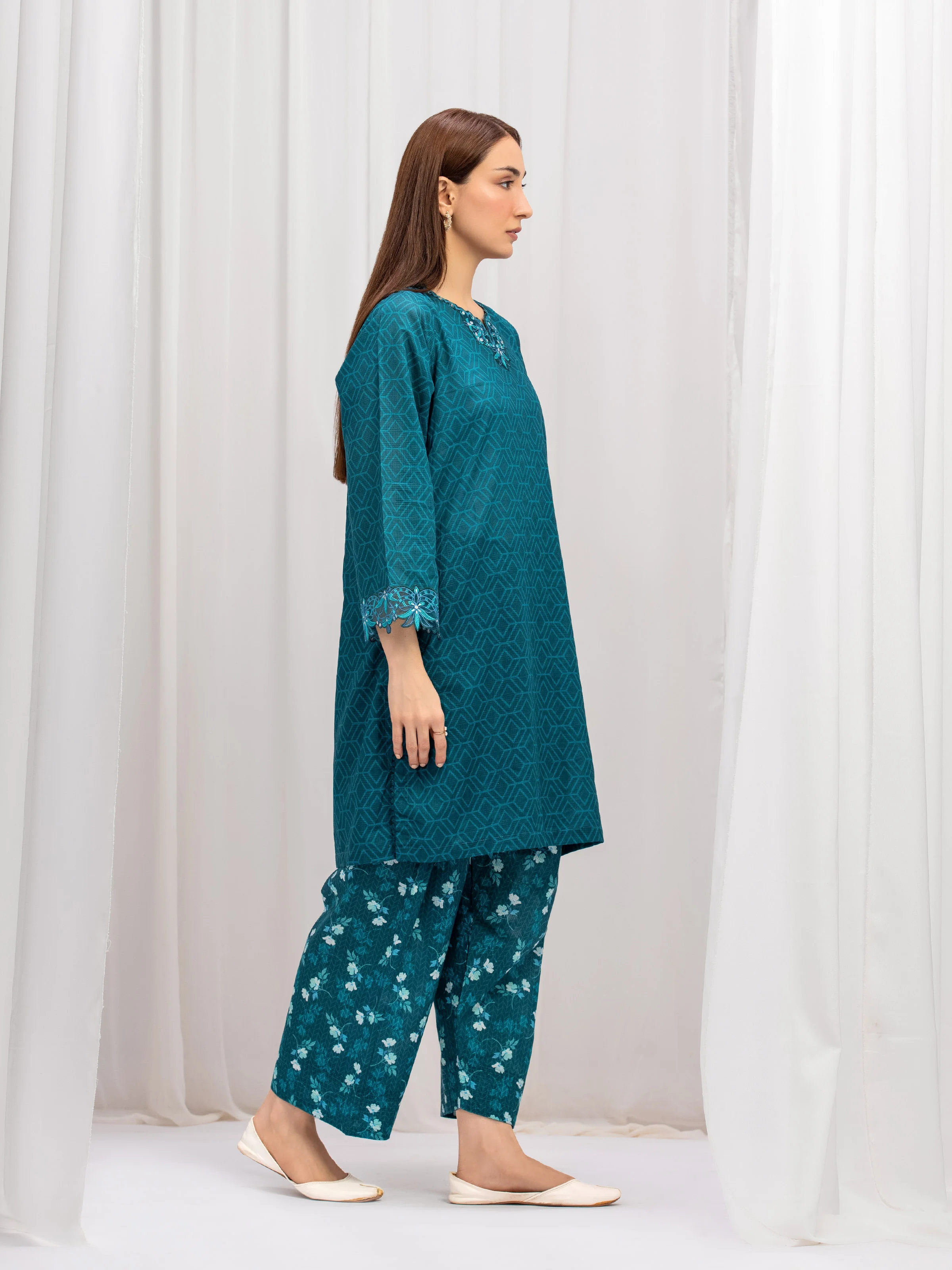 Pret Embroidered Lawn Slub Co-Ord Set - EWTKE5-81684ST - Image 5