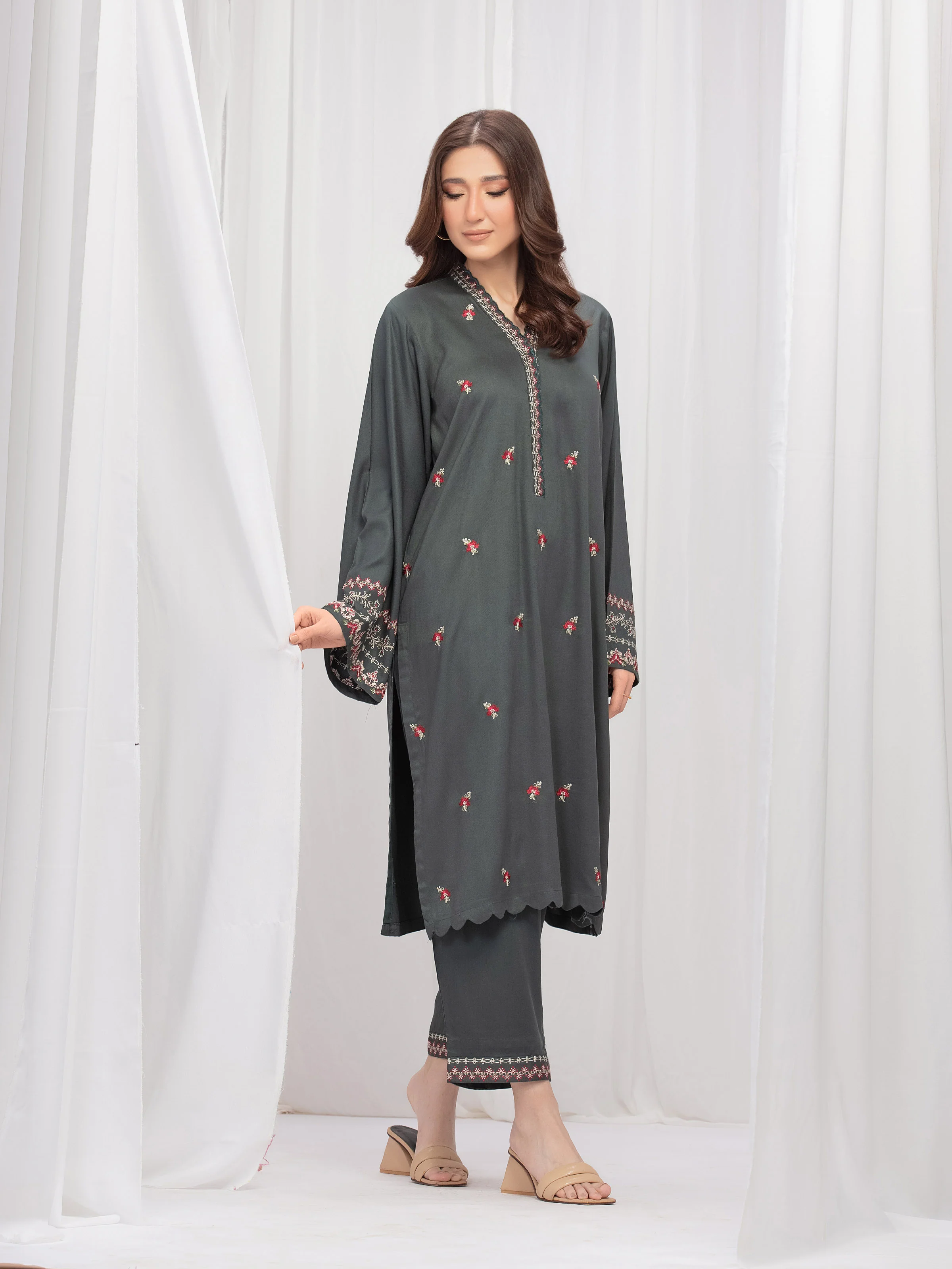 Pret Embroidered Marina Twill Viscose Co-Ord Set - EWTKE24-81542ST - Image 4