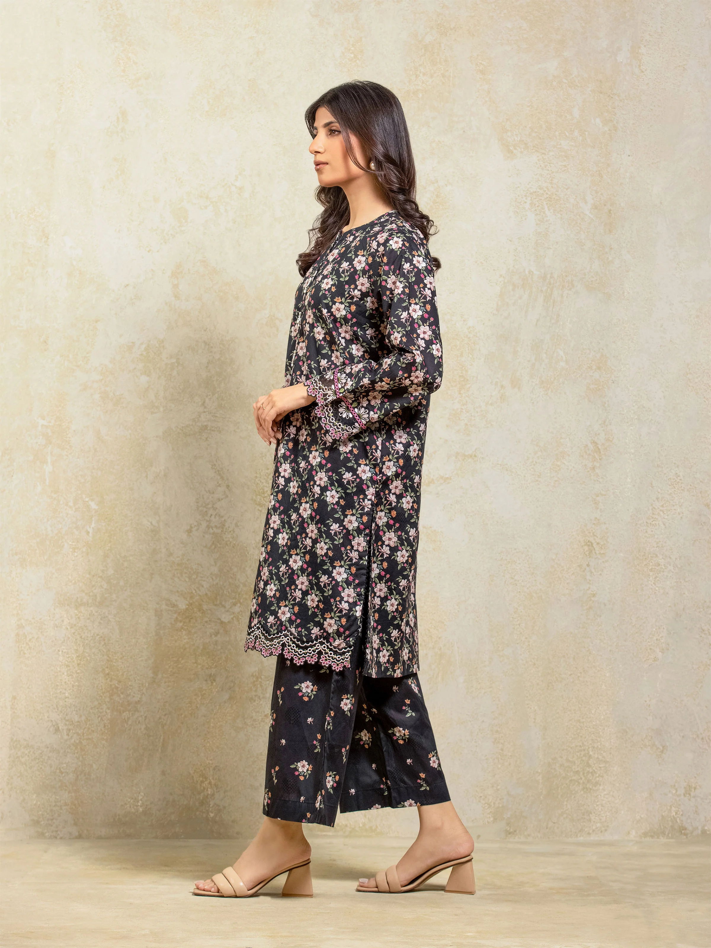 Pret Embroidered Self Jacquard Co-Ord Set - EWTKE5-81668ST - Image 4