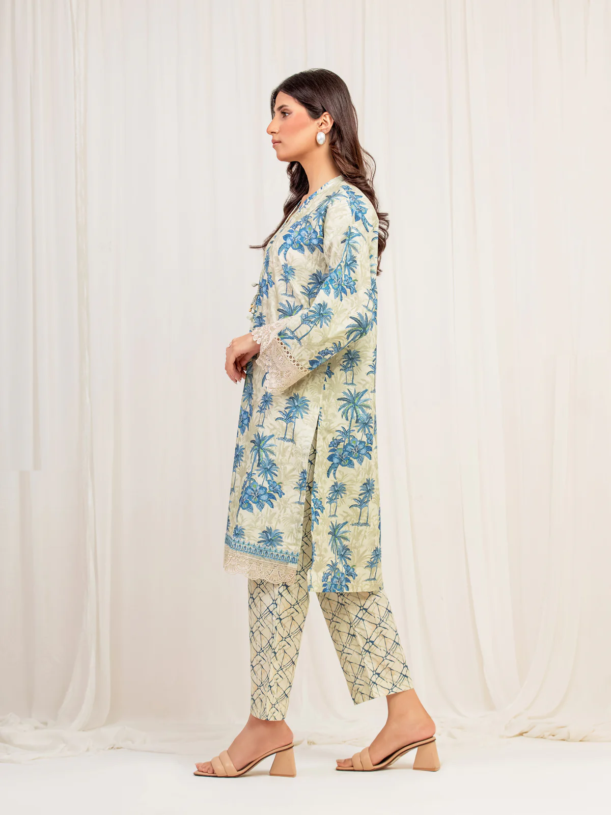 Pret Embroidered Self Jacquard Co-Ord Set - EWTKE5-81686ST - Image 4