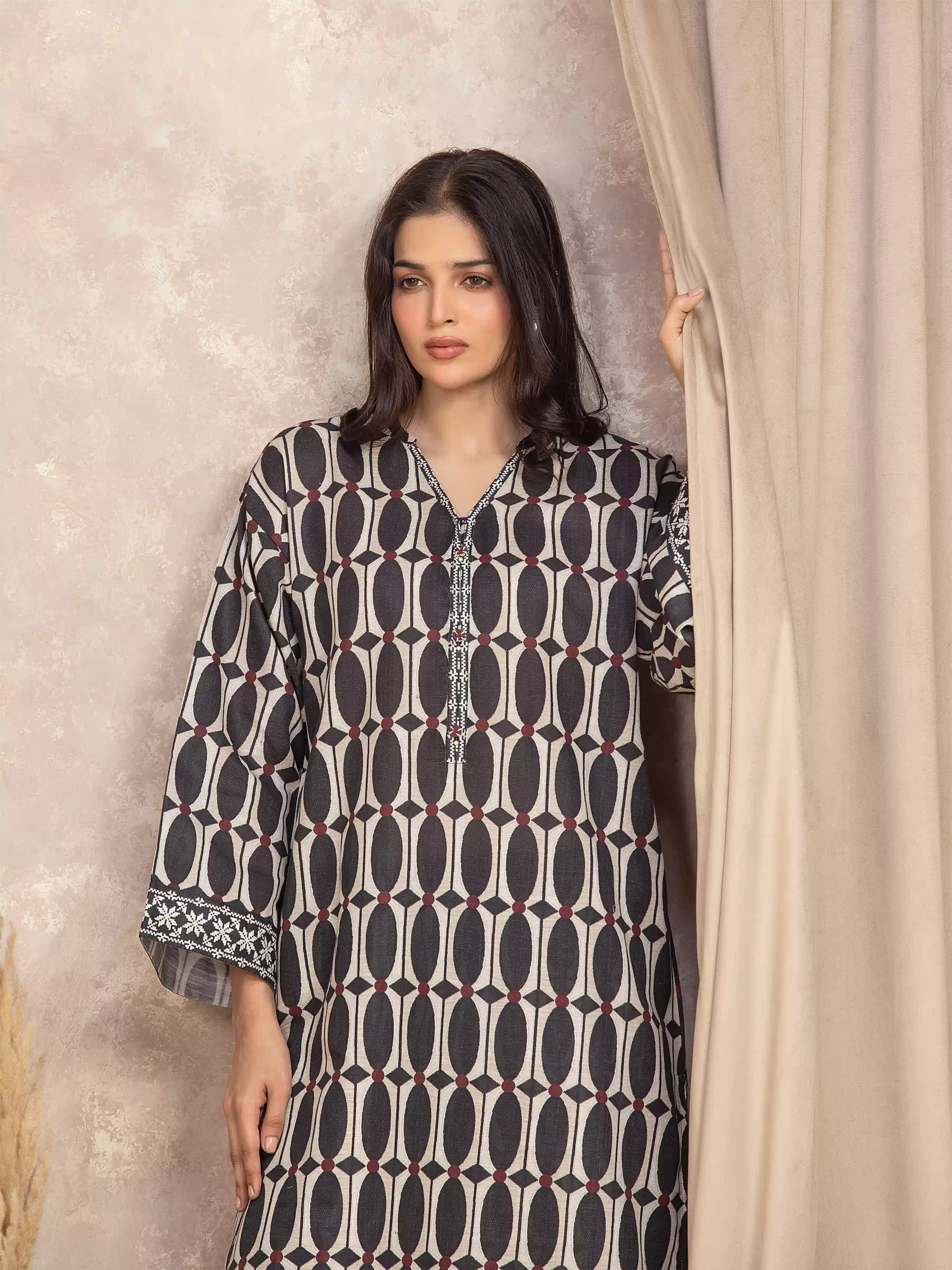 Pret Printed Khaddar Co-ord Set - EWTKP5-84039ST - Image 2