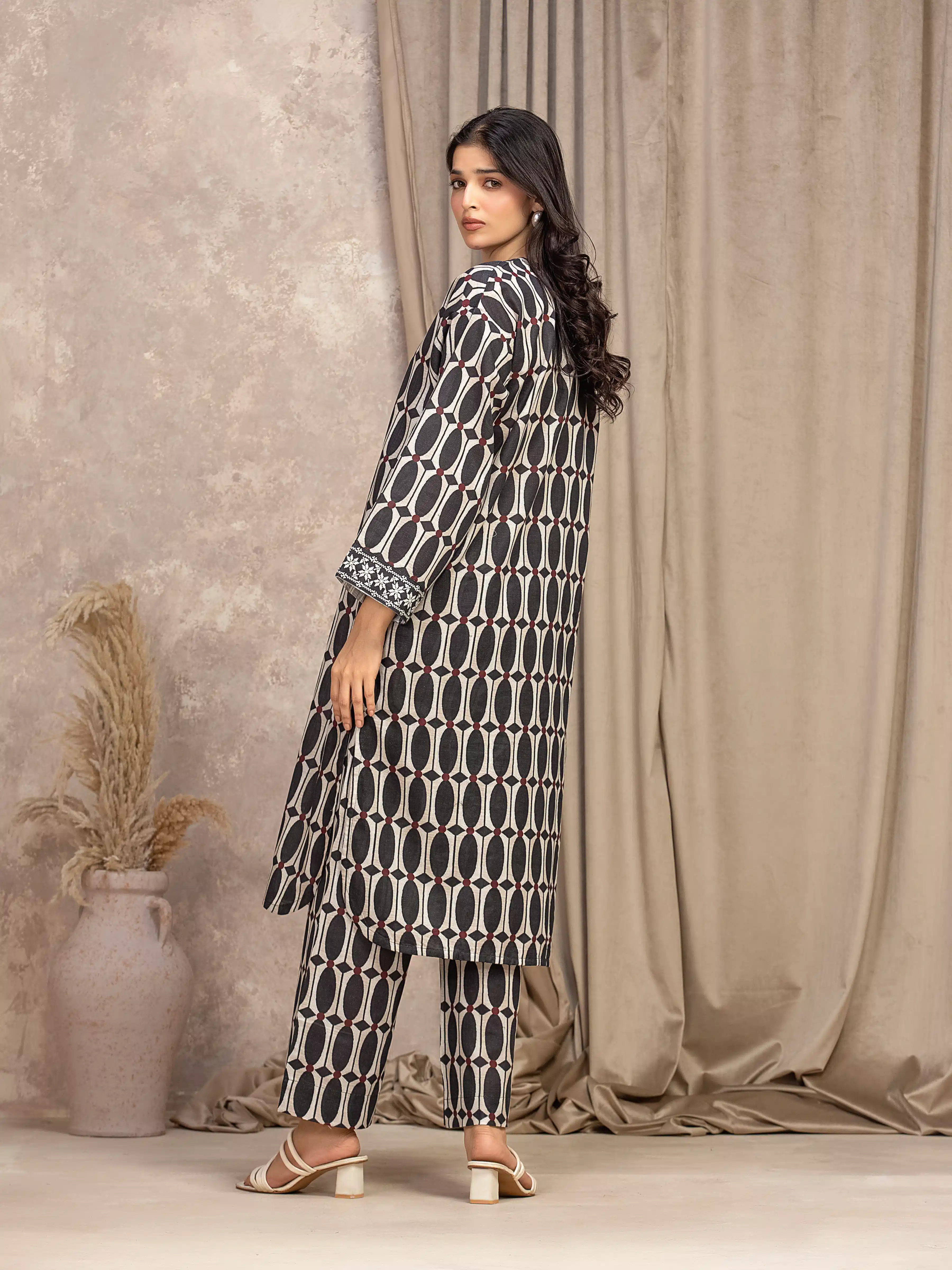 Pret Printed Khaddar Co-ord Set - EWTKP5-84039ST - Image 5