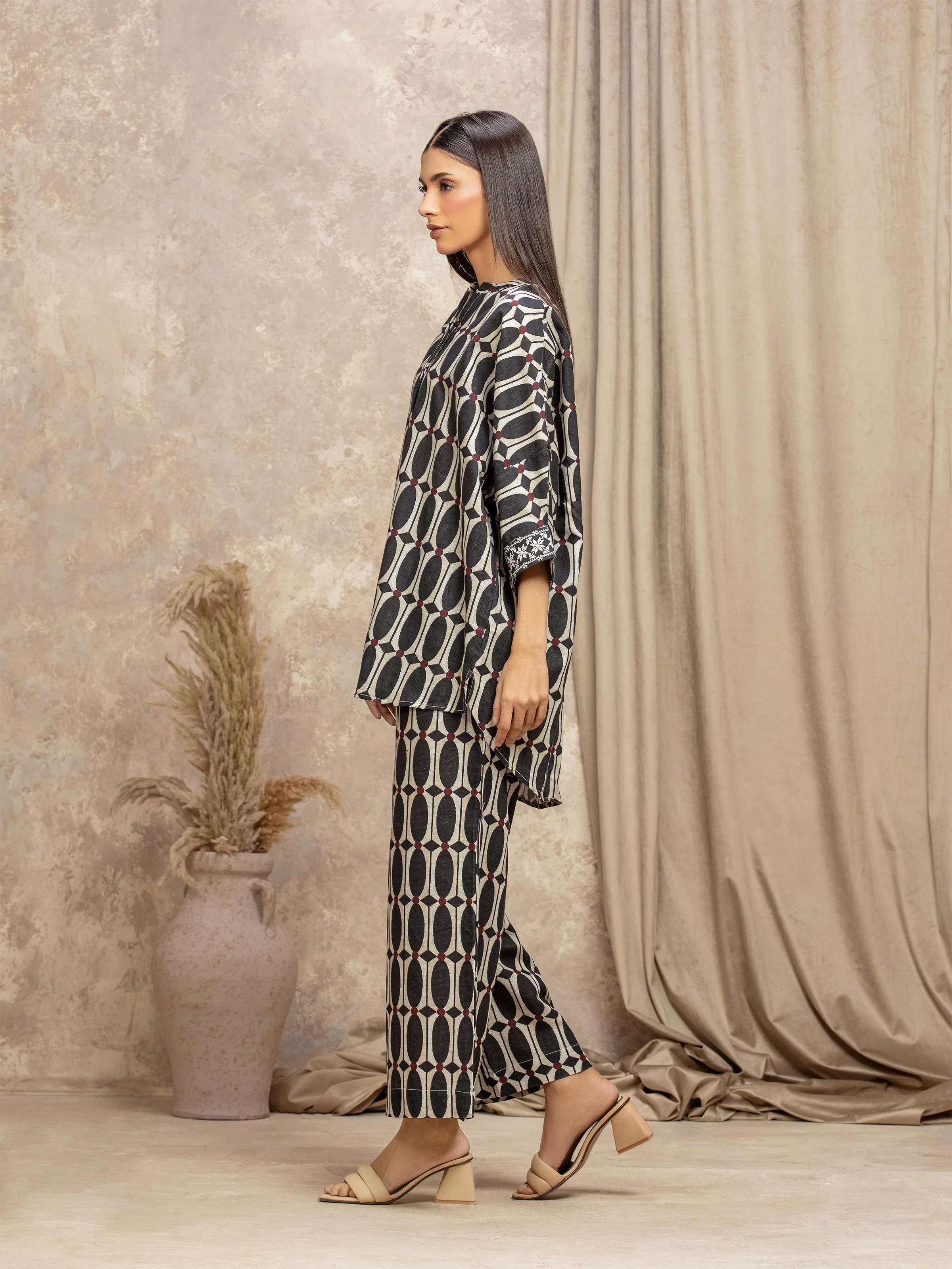 Pret Printed Khaddar Co-ord Set - EWTKP5-84085ST - Image 4