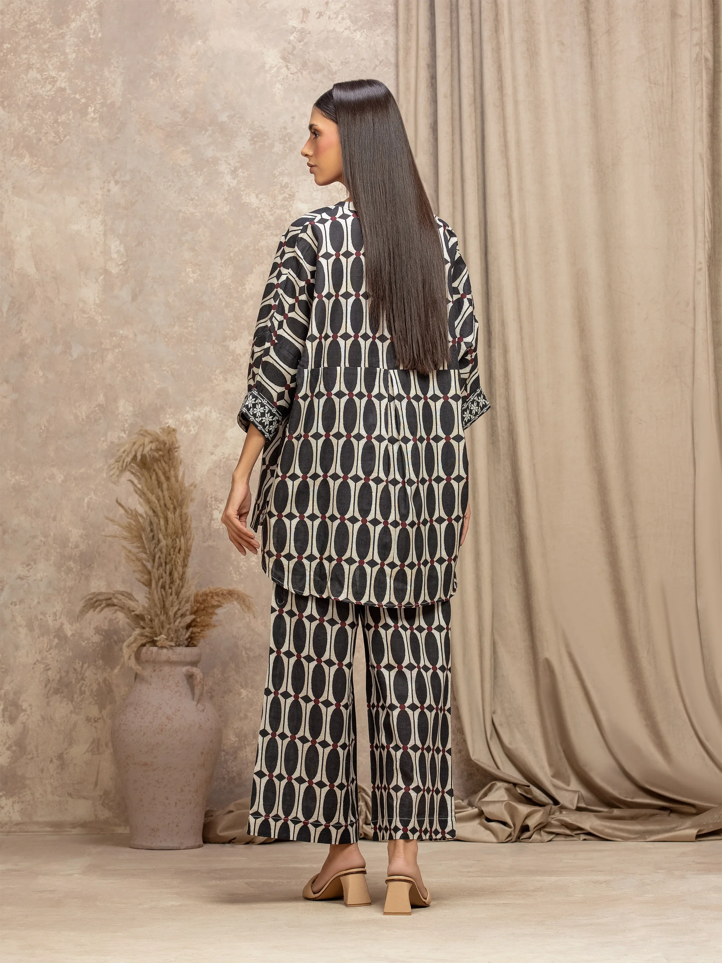 Pret Printed Khaddar Co-ord Set - EWTKP5-84085ST - Image 5