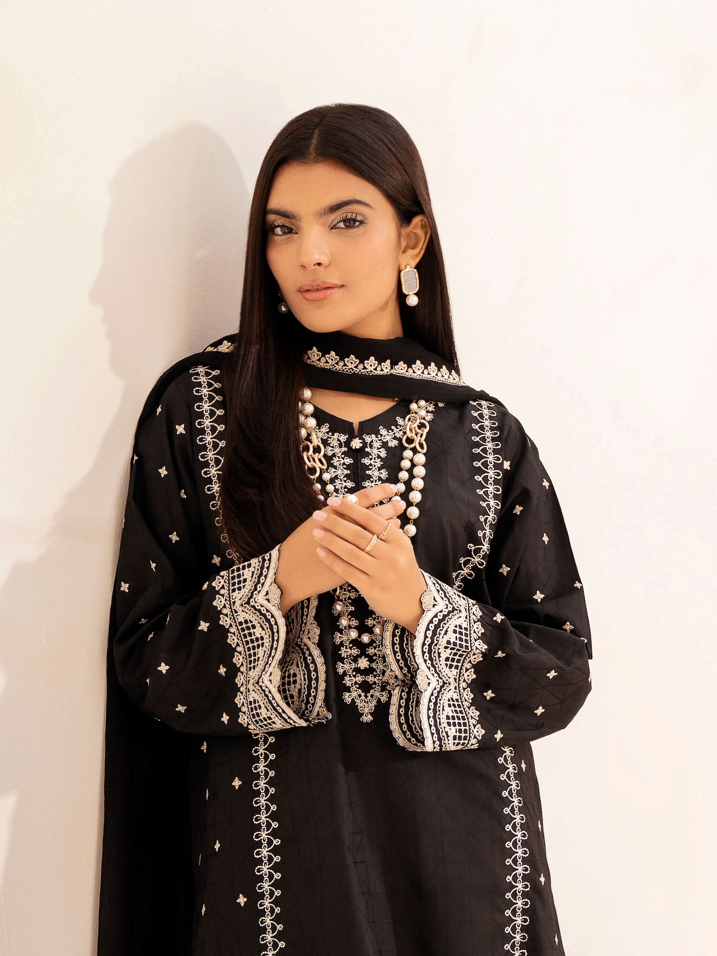 Pret Embroidered Dobby Suit - EWTPLE24-00034-3P - Image 3
