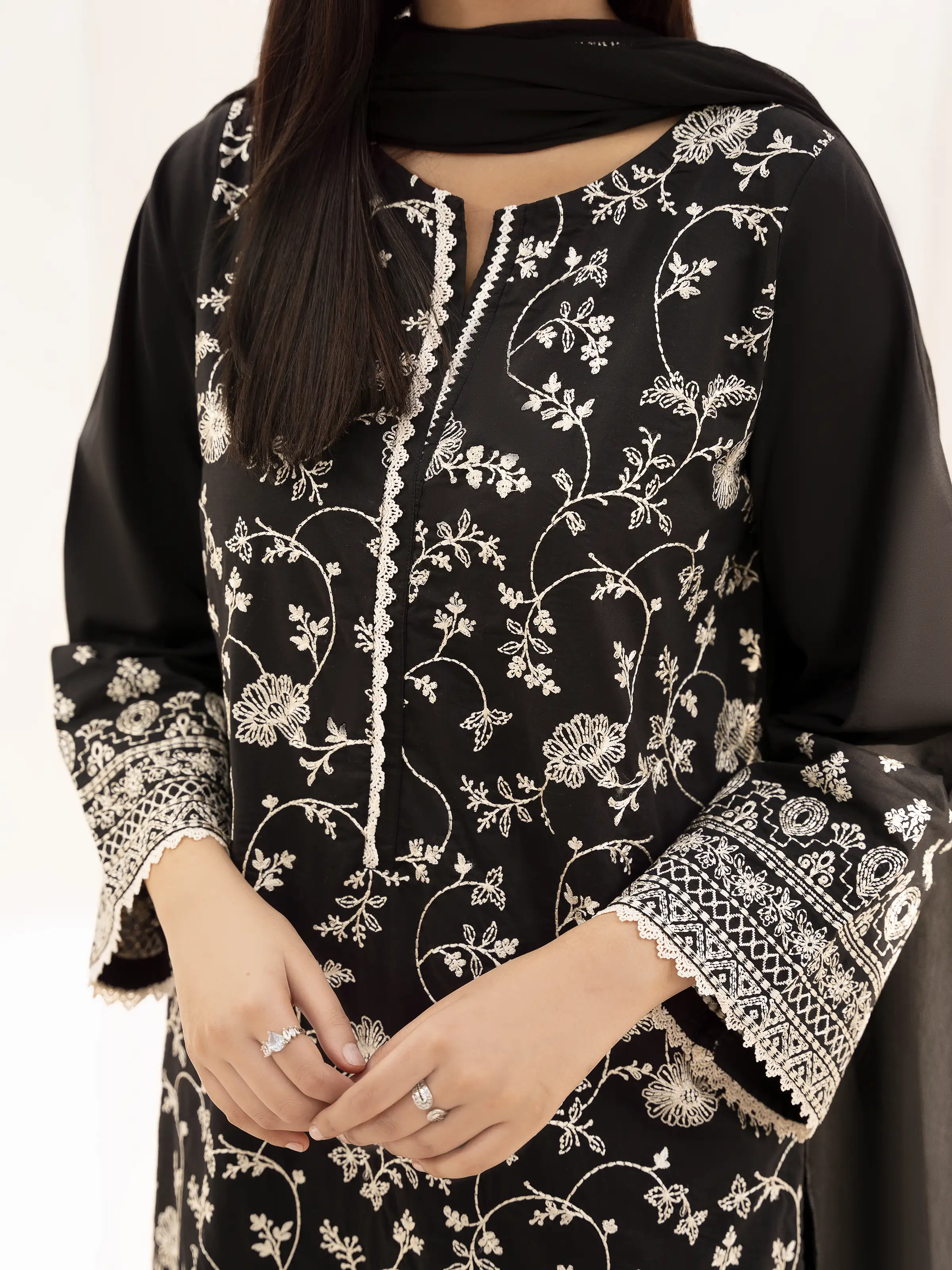 Pret Embroidered Cambric Suit - EWTKE24-81054-3P - Image 3
