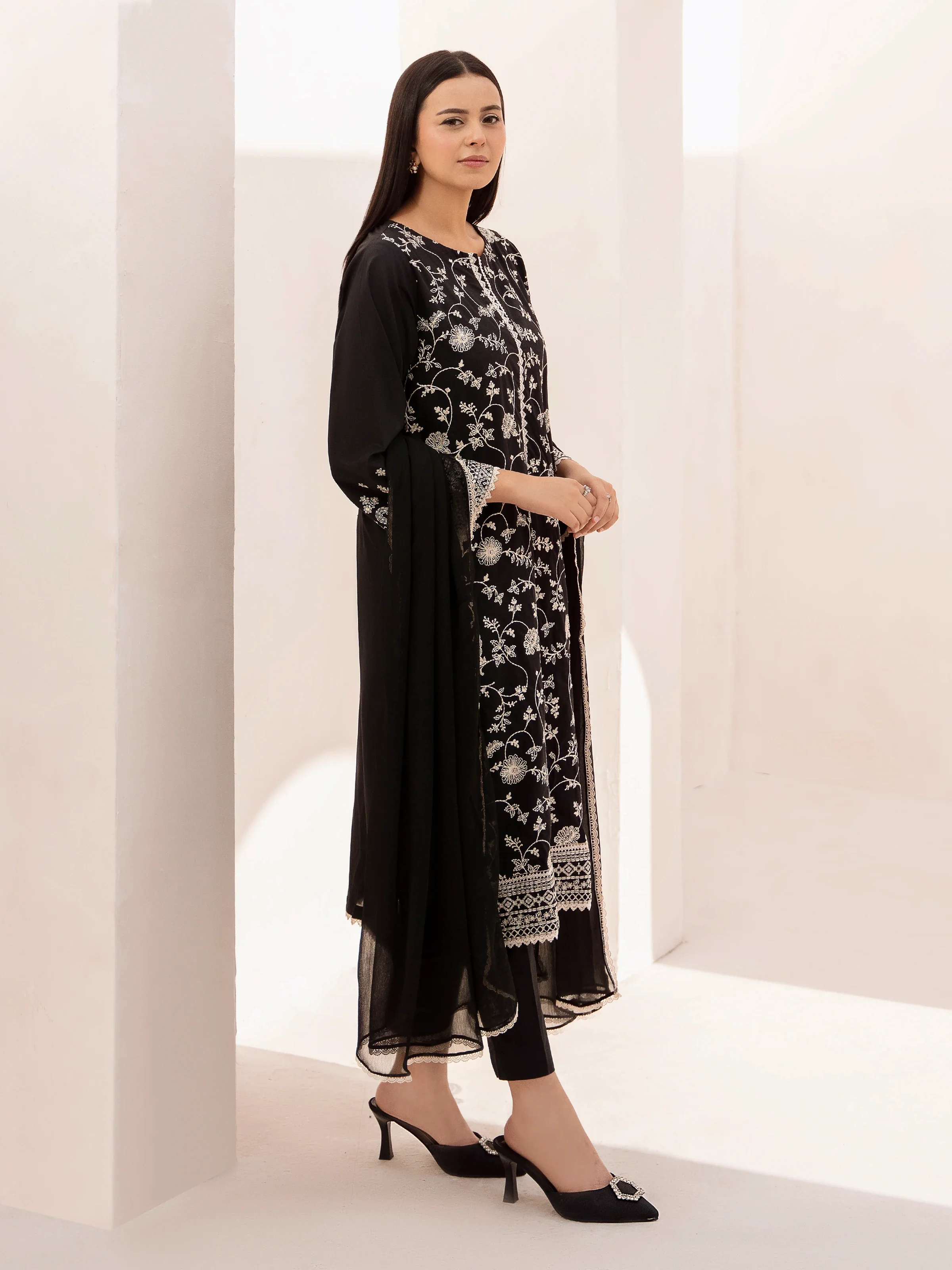 Pret Embroidered Cambric Suit - EWTKE24-81054-3P - Image 6