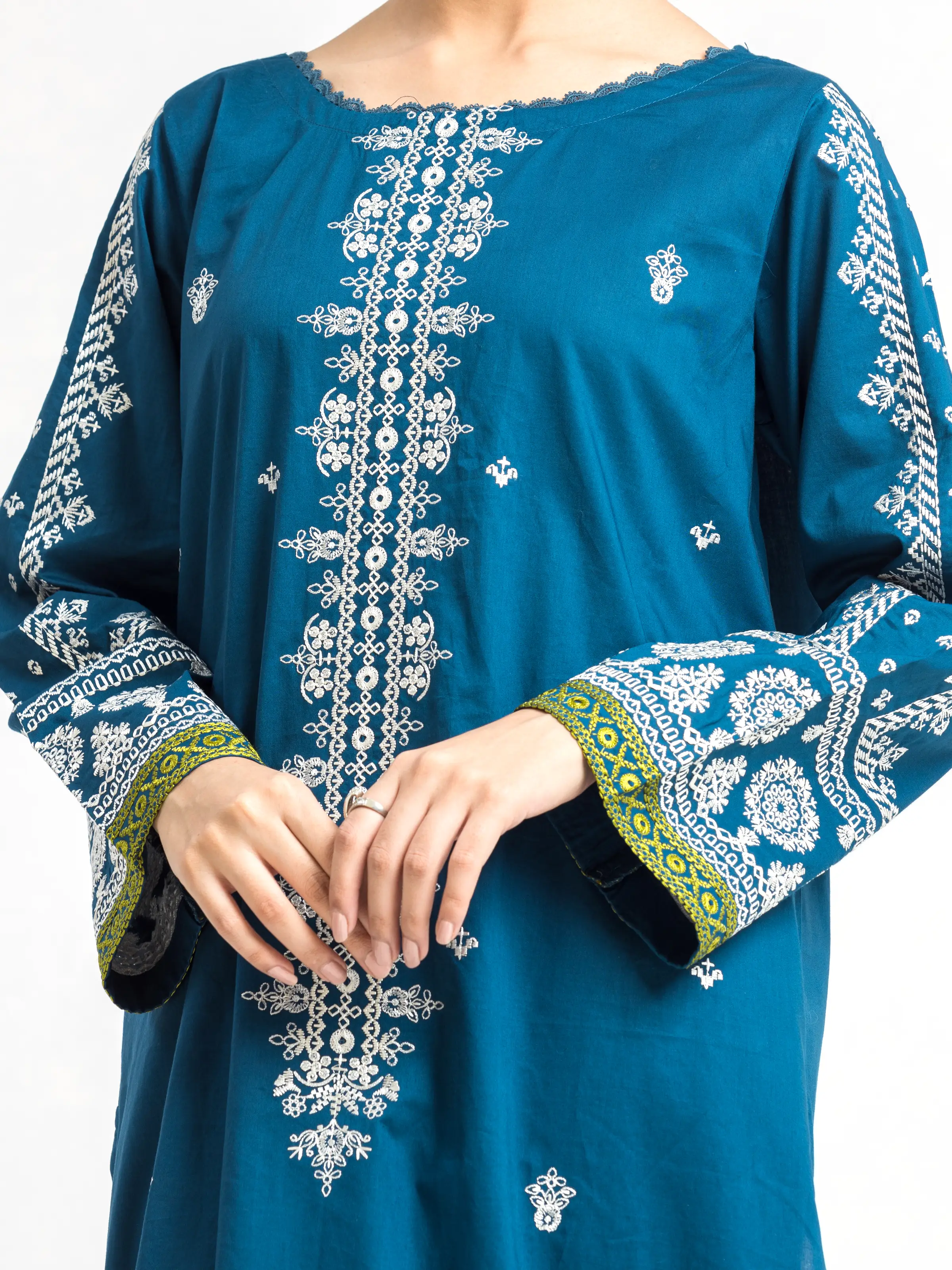 Pret Embroidered Cambric Suit - EWTKE24-81055-3P - Image 3