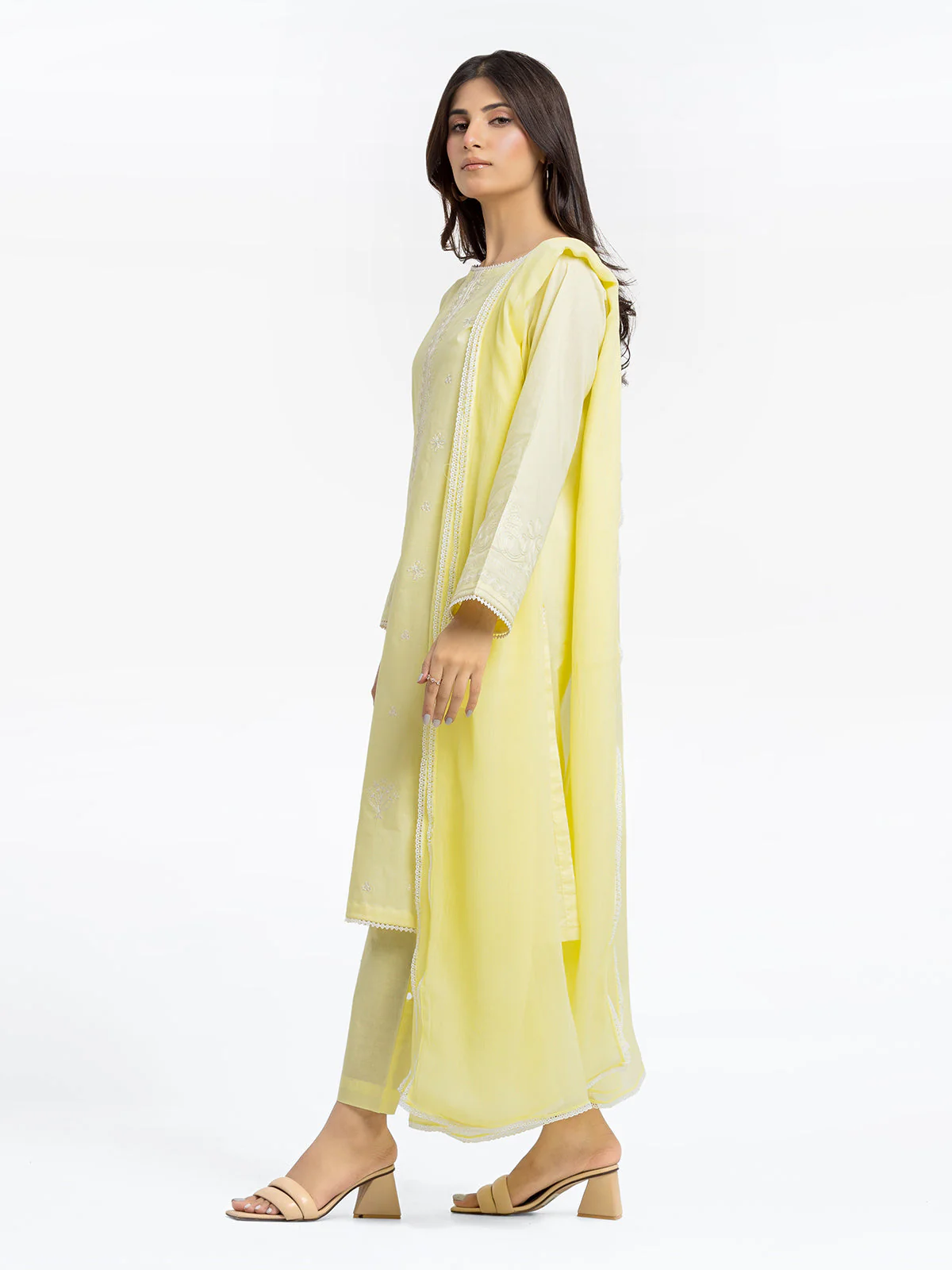Pret Embroidered Cambric Suit - EWTKE24-81056-3P - Image 4