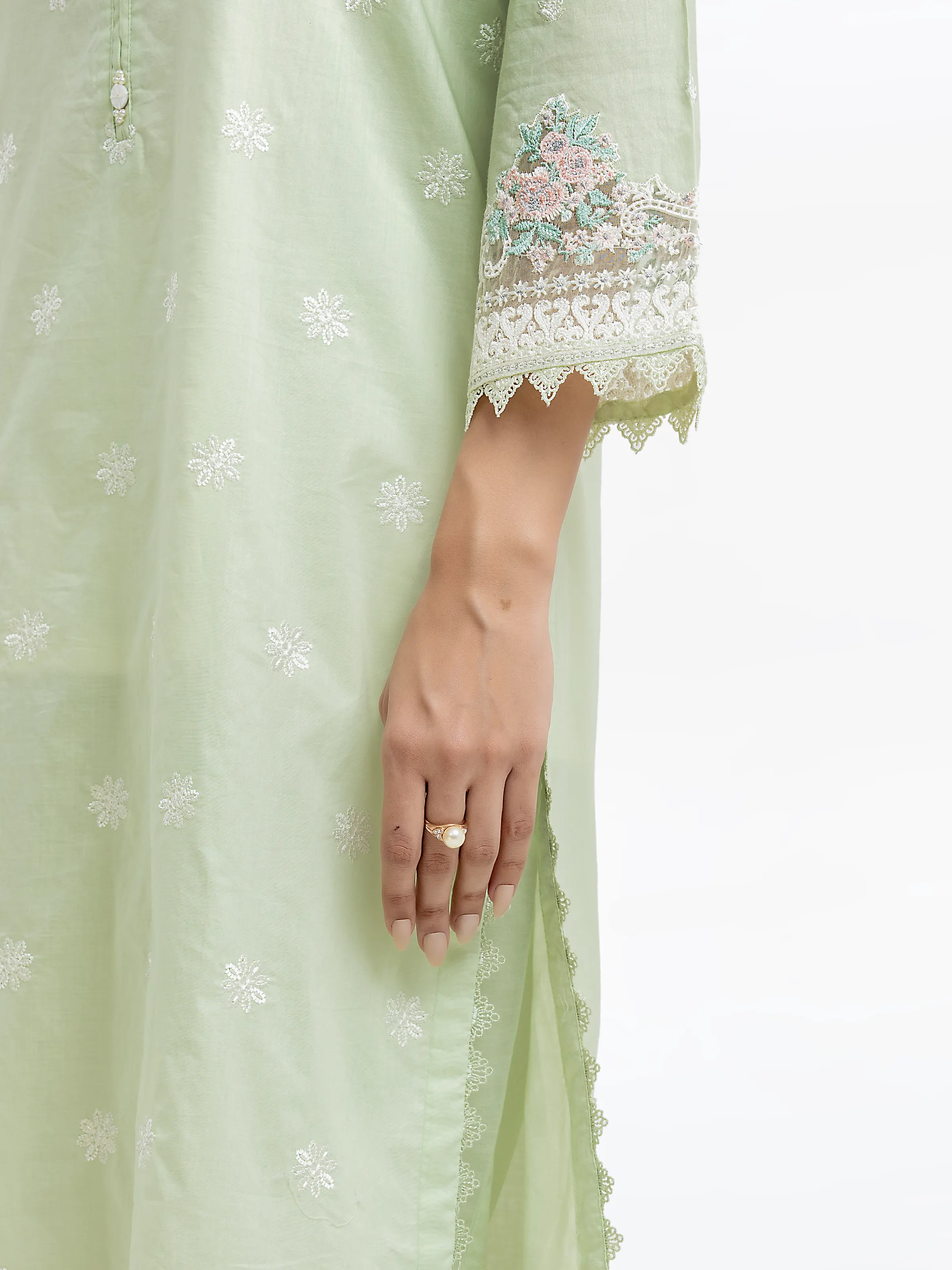 Pret Embroidered Cambric Suit - EWTKE24-81057-3P - Image 4
