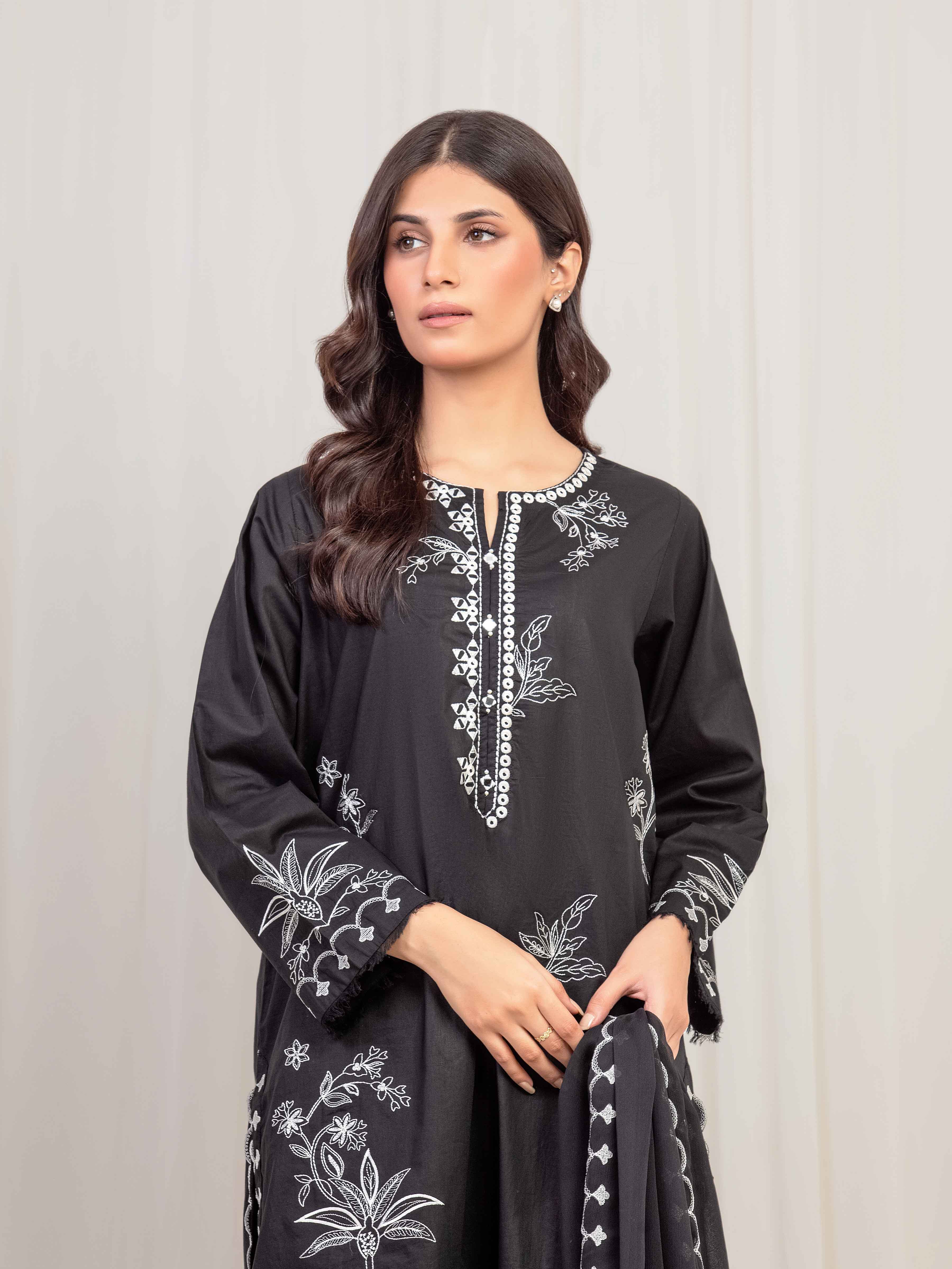 Pret Embroidered Cambric Suit - EWTKE5-81093-3P - Image 2
