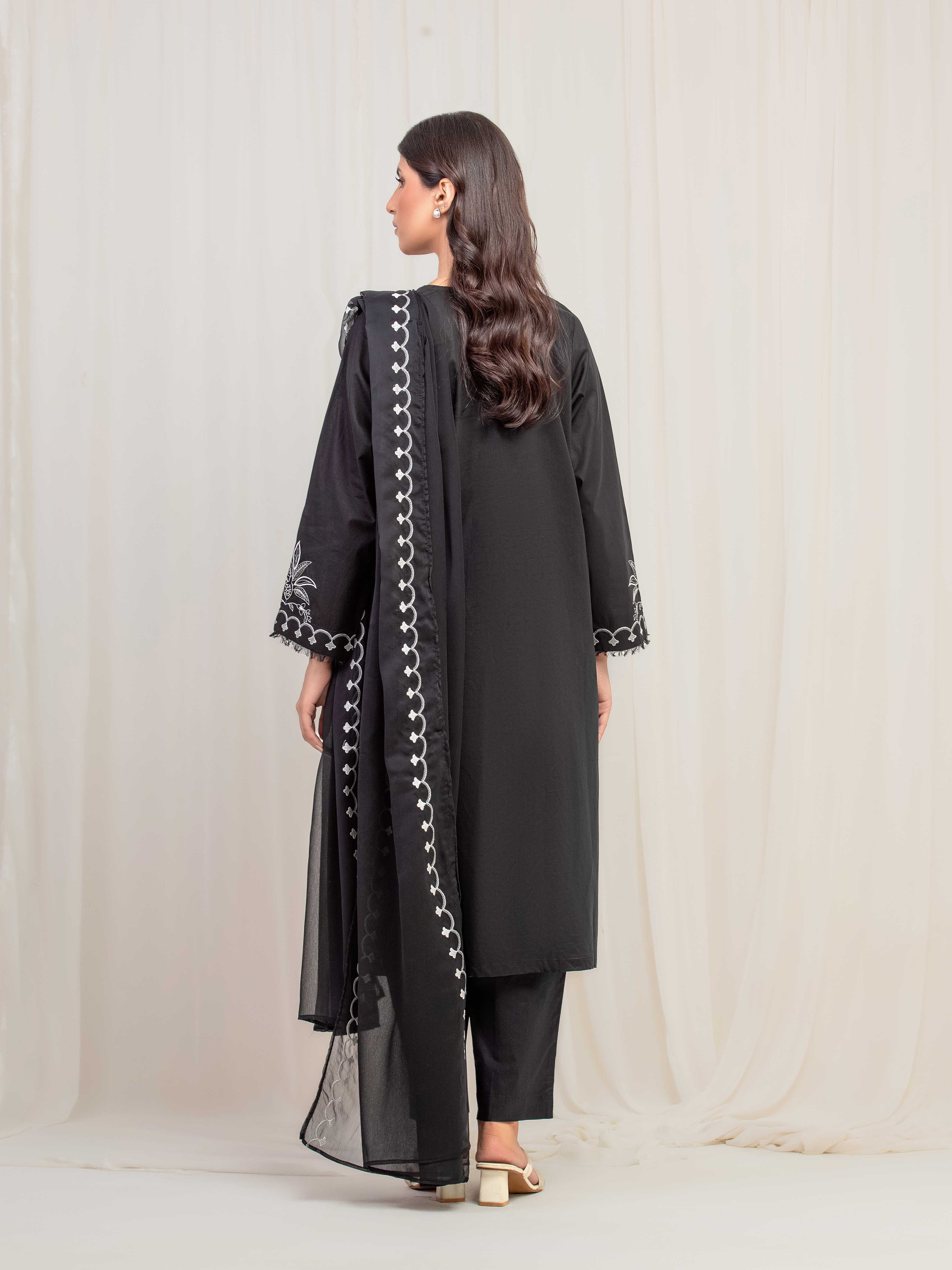 Pret Embroidered Cambric Suit - EWTKE5-81093-3P - Image 6