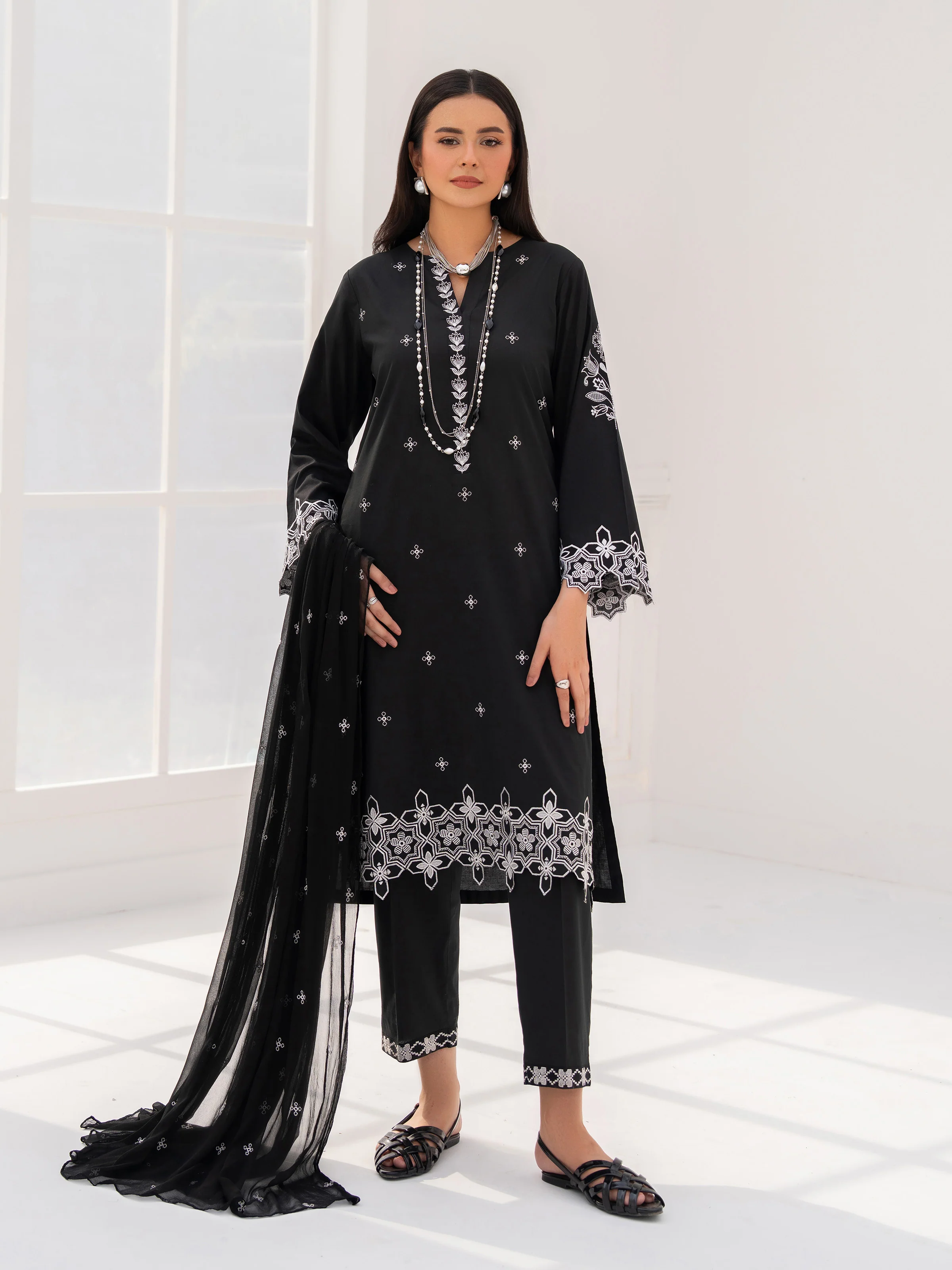 Pret Embroidered Cambric Suit - EWTKE5-81094-3P - Image 2