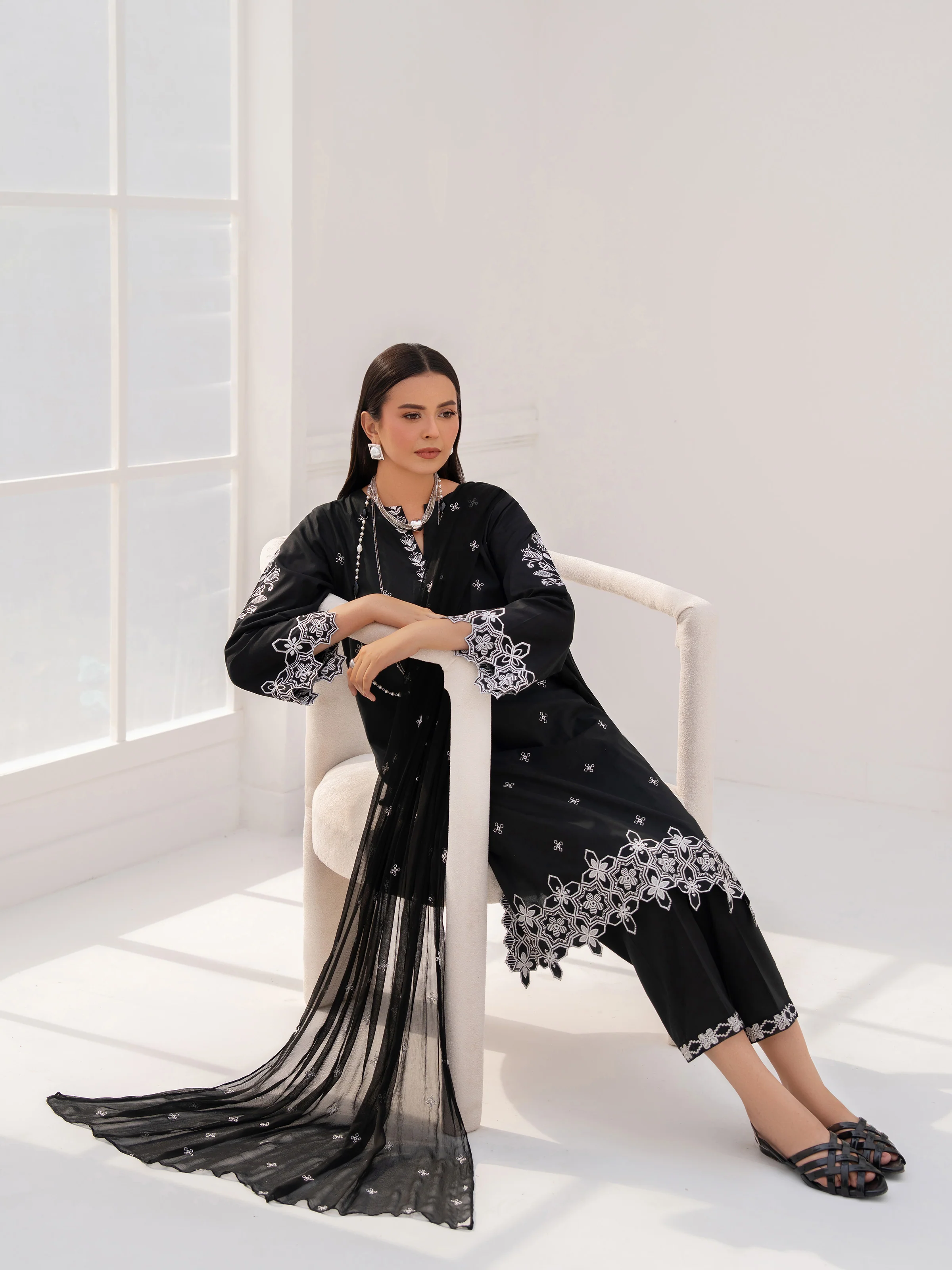 Pret Embroidered Cambric Suit - EWTKE5-81094-3P - Image 3