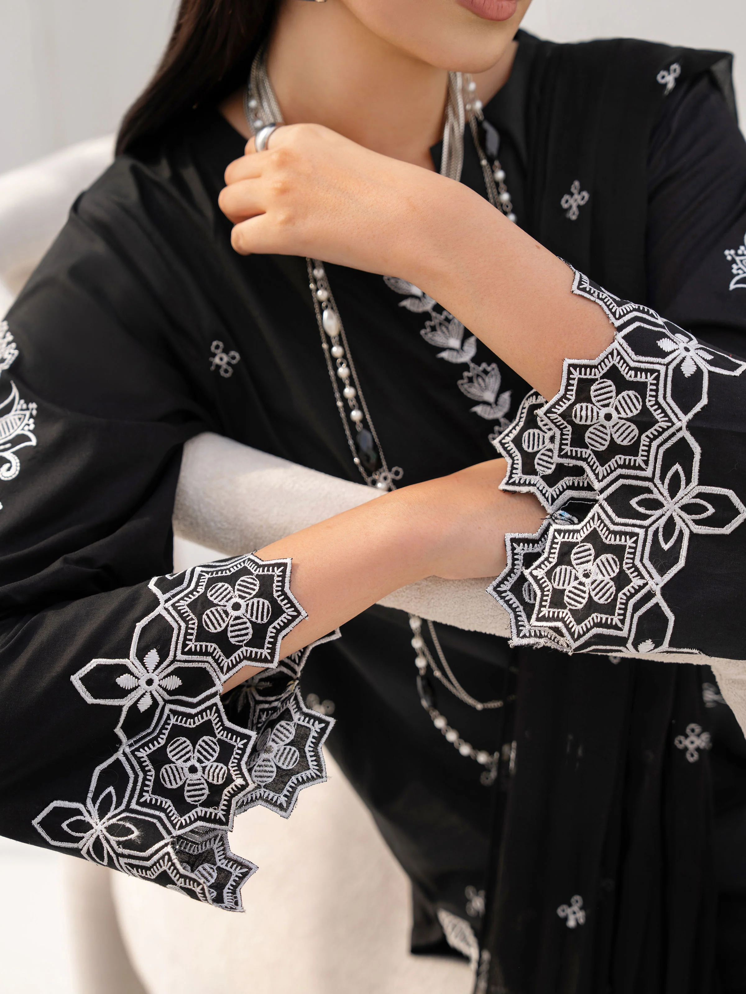 Pret Embroidered Cambric Suit - EWTKE5-81094-3P - Image 6