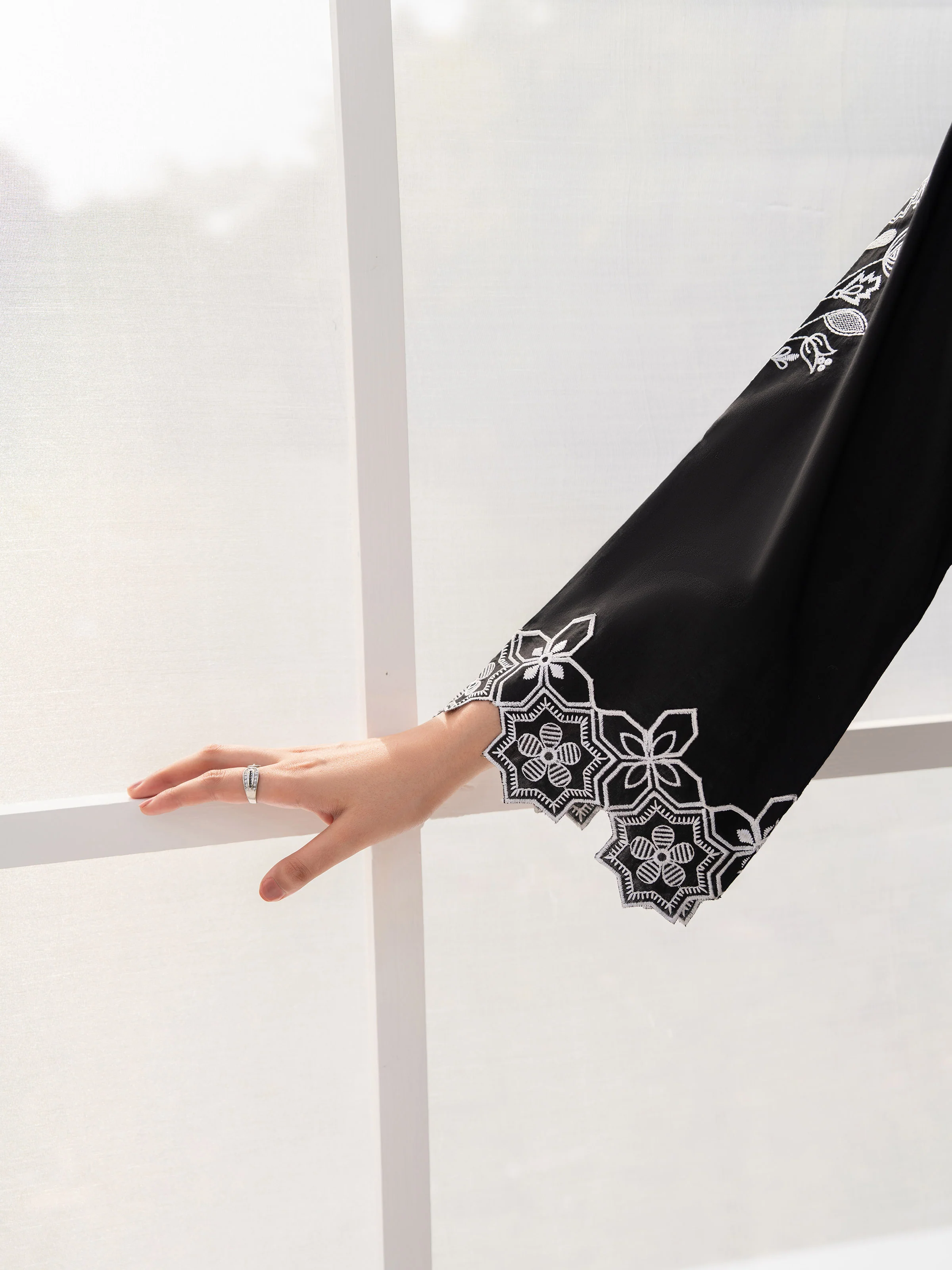 Pret Embroidered Cambric Suit - EWTKE5-81094-3P - Image 8