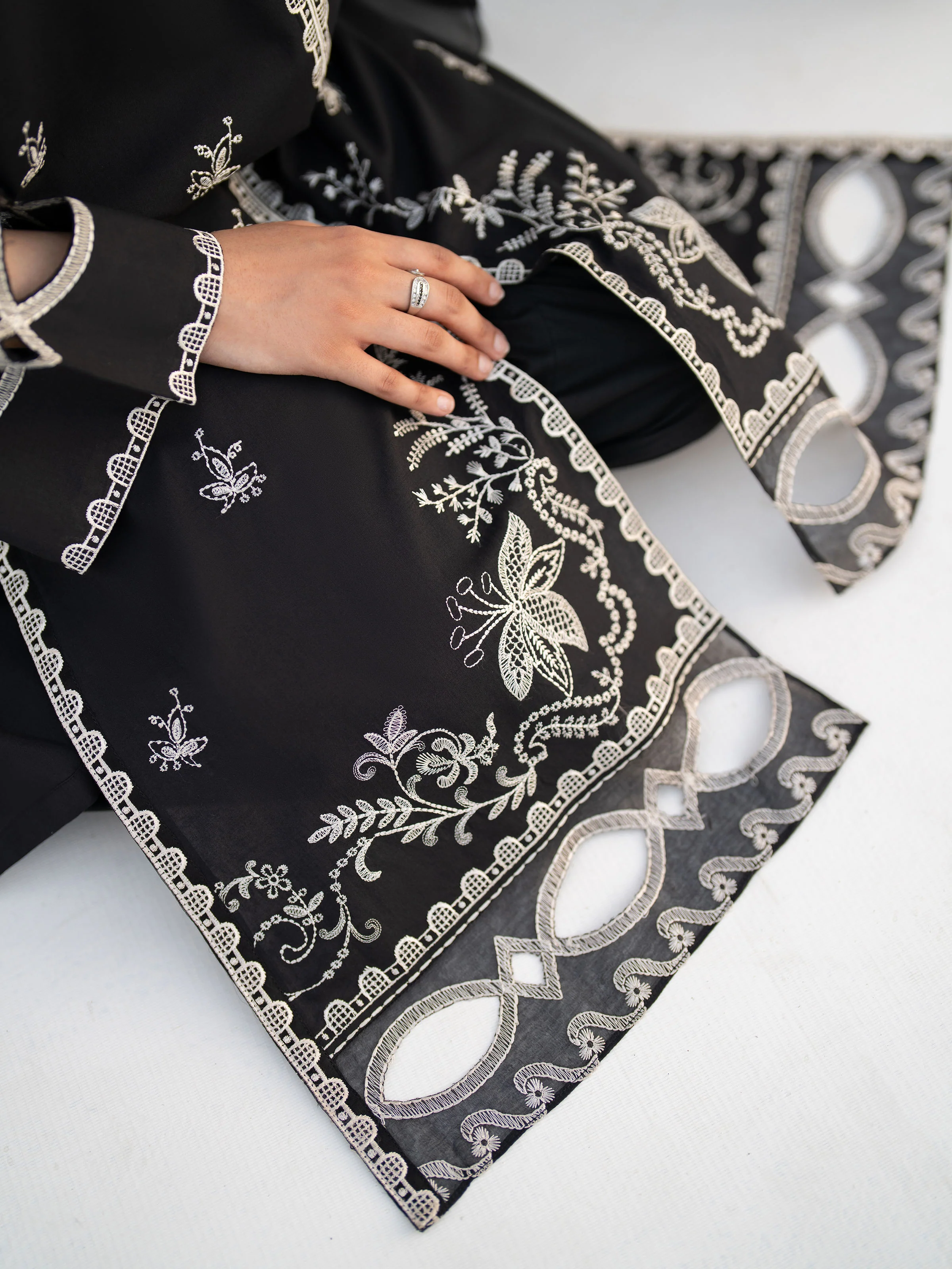 Pret Embroidered Cambric Suit - EWTKE5-81095-3P - Image 8