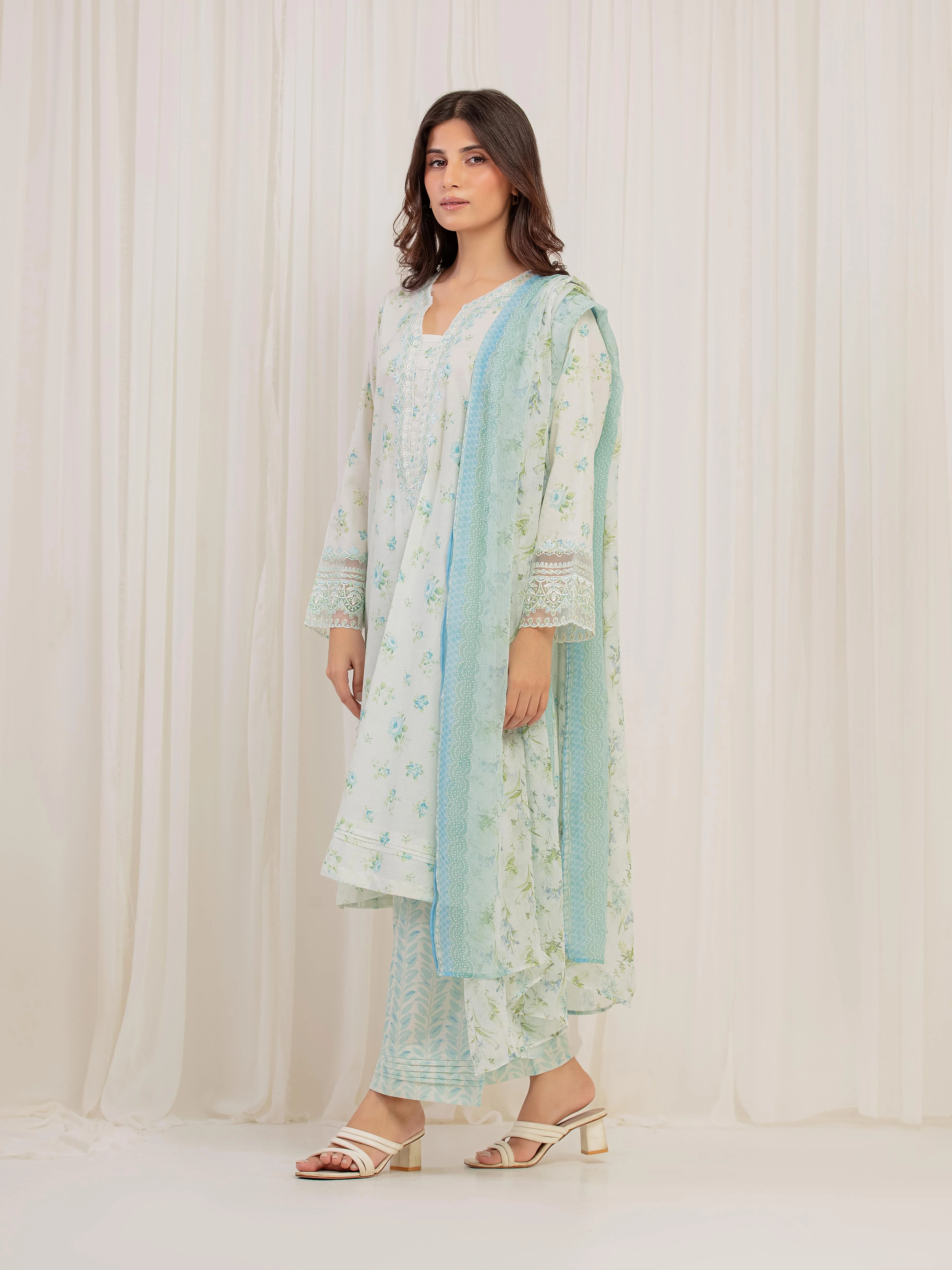 Pret Embroidered Cambric Suit - EWTKE5-81730-3P - Image 4