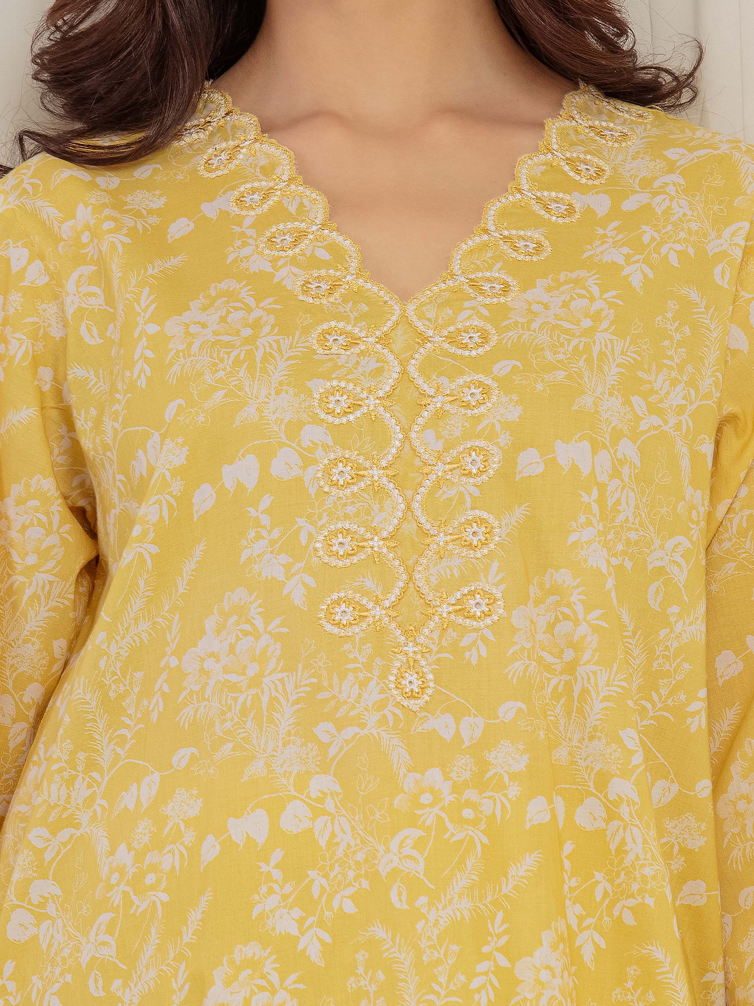 Pret Embroidered Cambric Suit - EWTKE5-81731-3P - Image 3