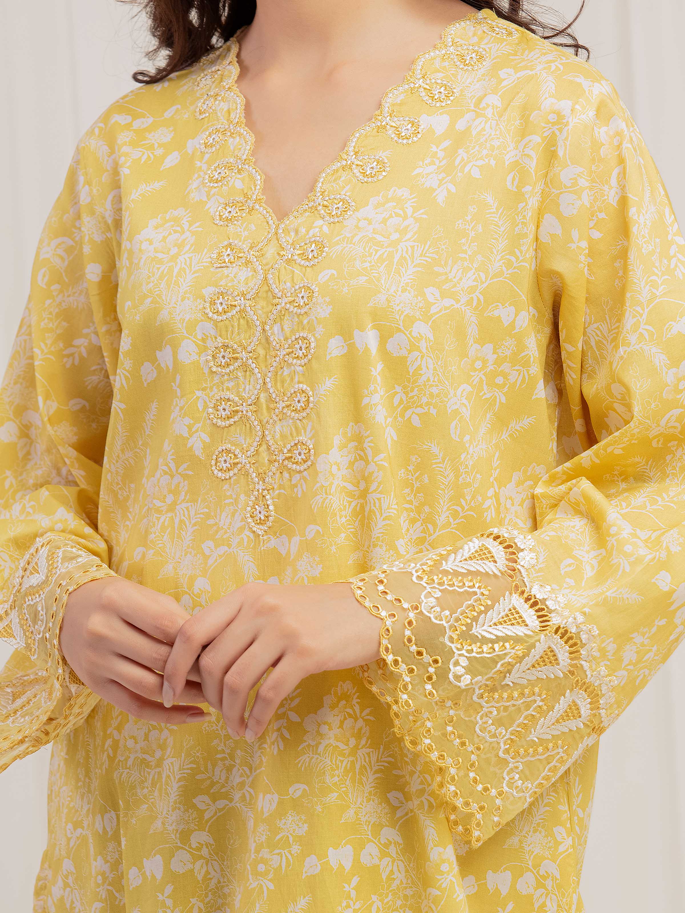 Pret Embroidered Cambric Suit - EWTKE5-81731-3P - Image 5