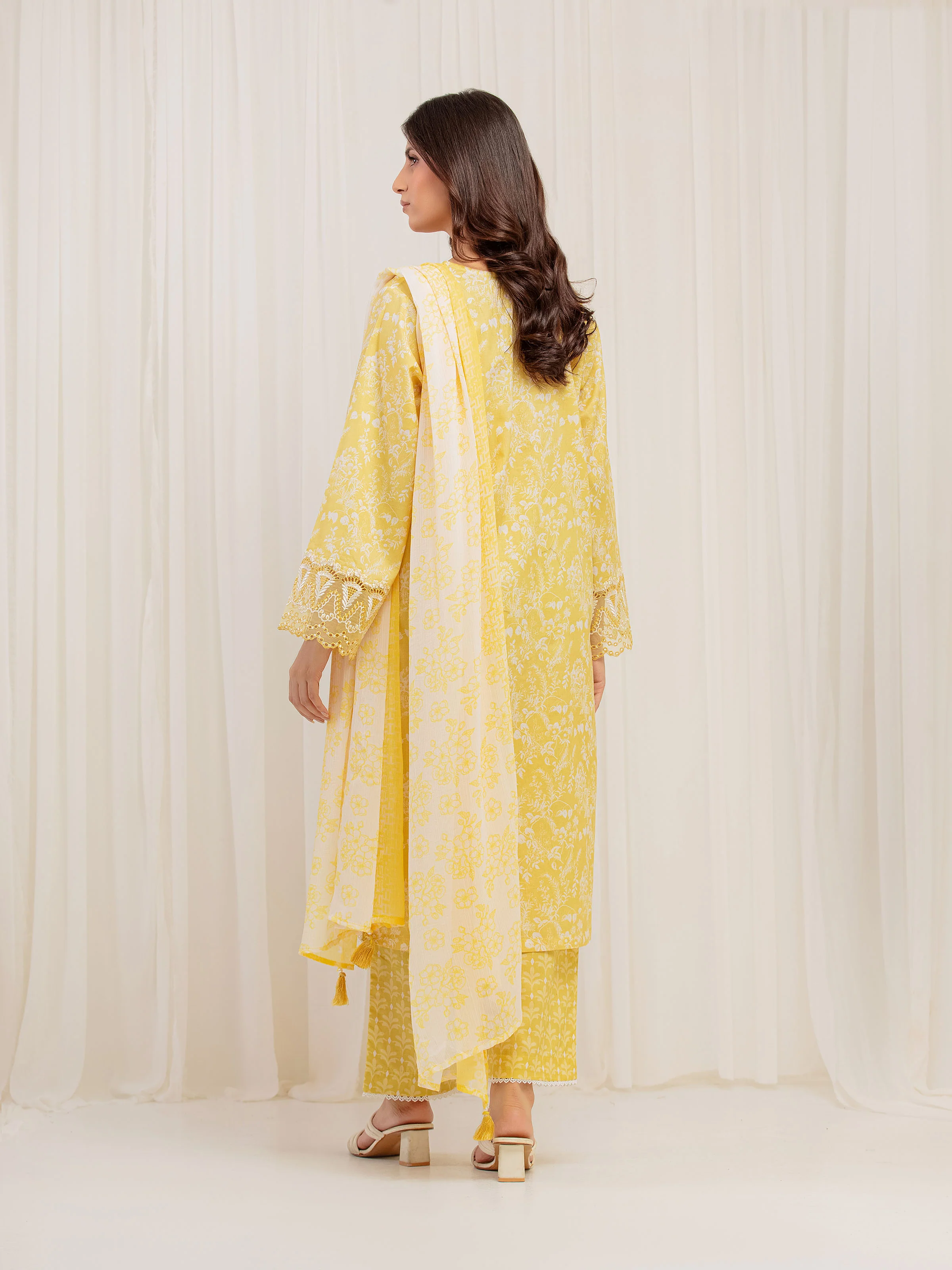 Pret Embroidered Cambric Suit - EWTKE5-81731-3P - Image 6