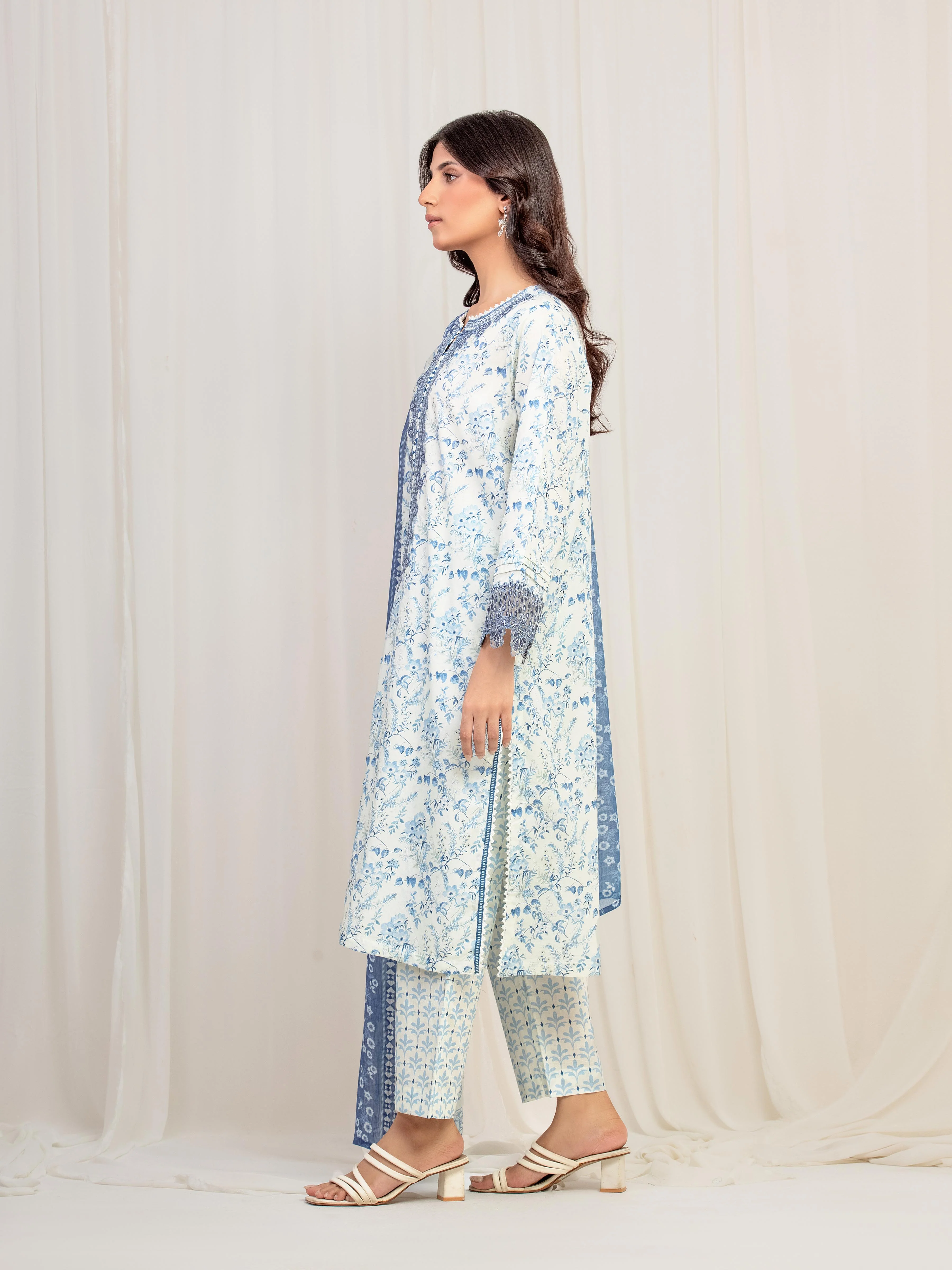 Pret Embroidered Cambric Suit - EWTKE5-81732-3P - Image 5