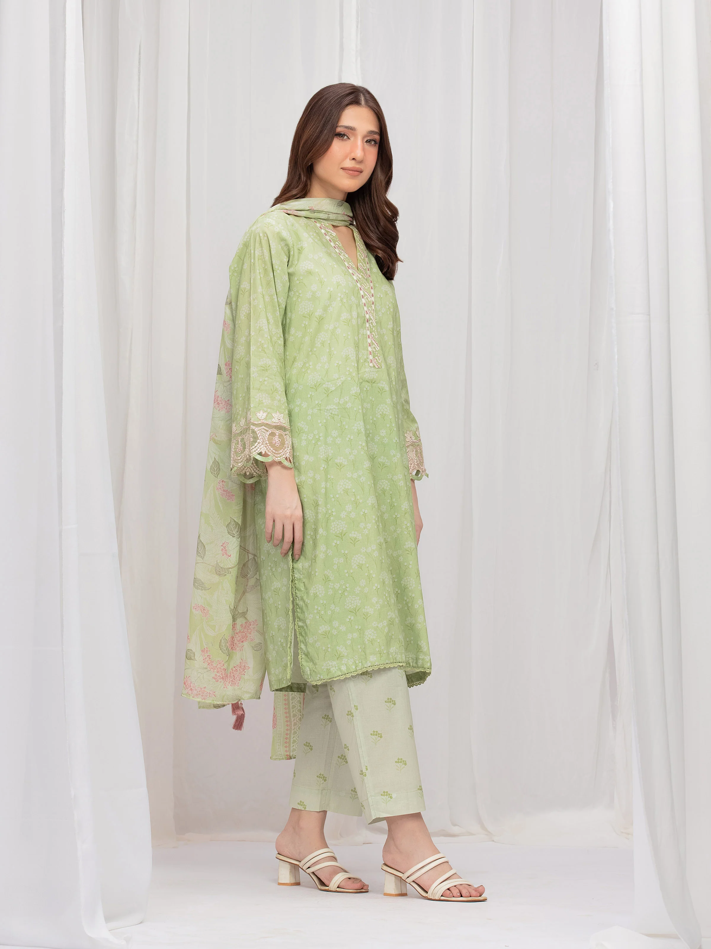 Pret Embroidered Cambric Suit - EWTKE5-81735-3P - Image 5