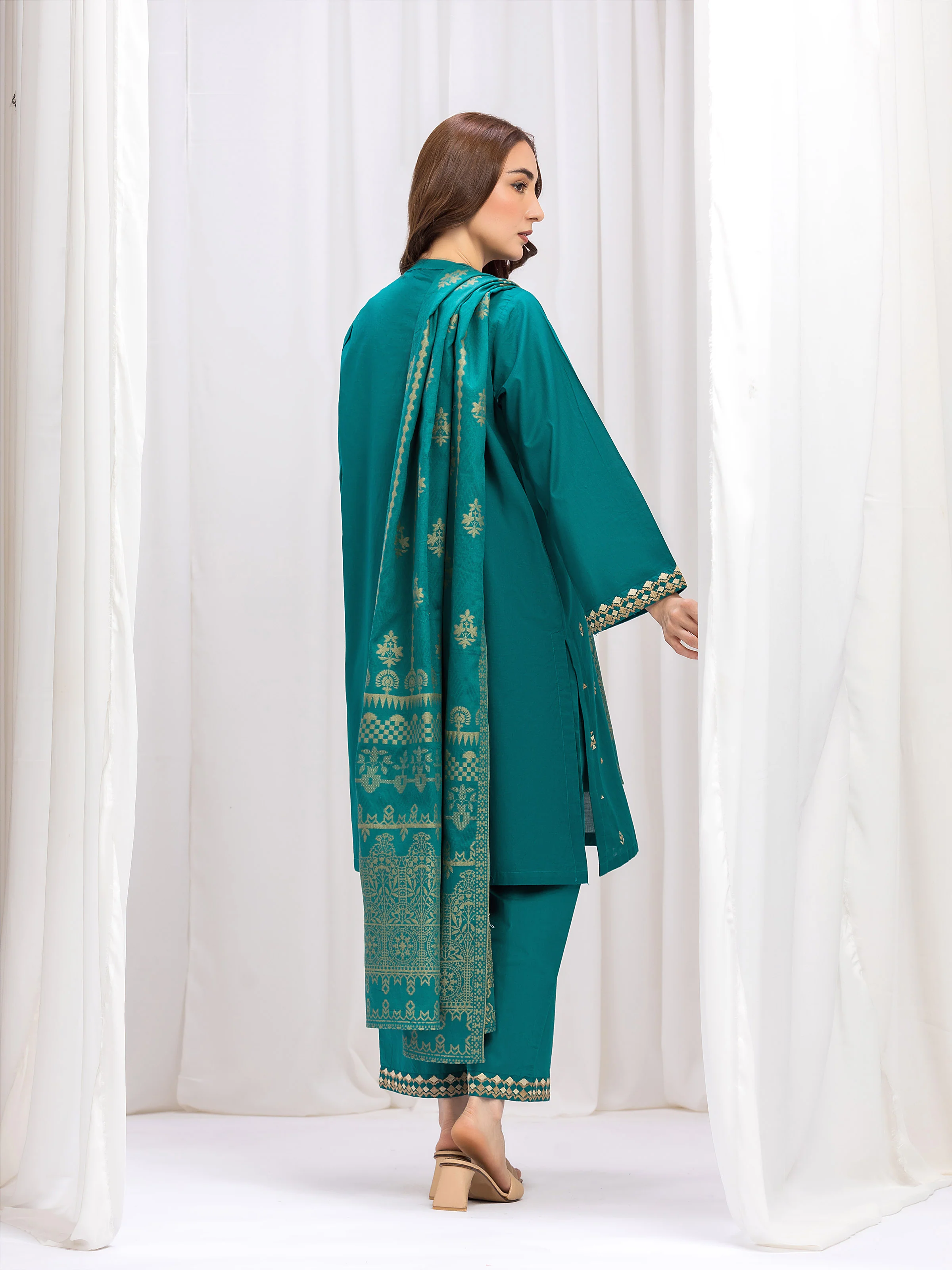 Pret Embroidered Cambric Suit - EWTKE5-85003-3P - Image 4