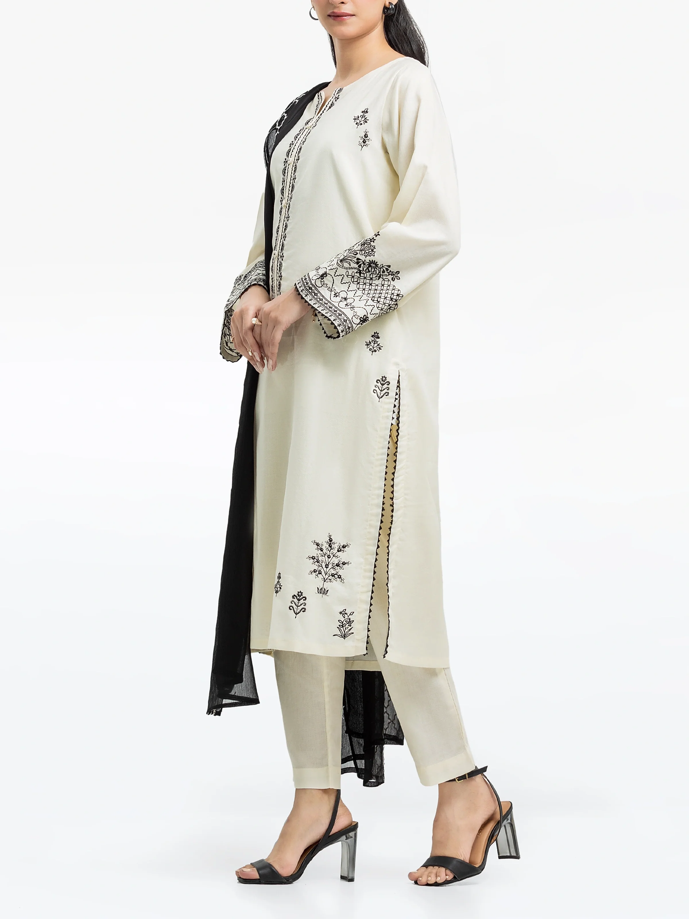 Pret Embroidered Dobby Suit - EWTKE24-81330-3P - Image 4