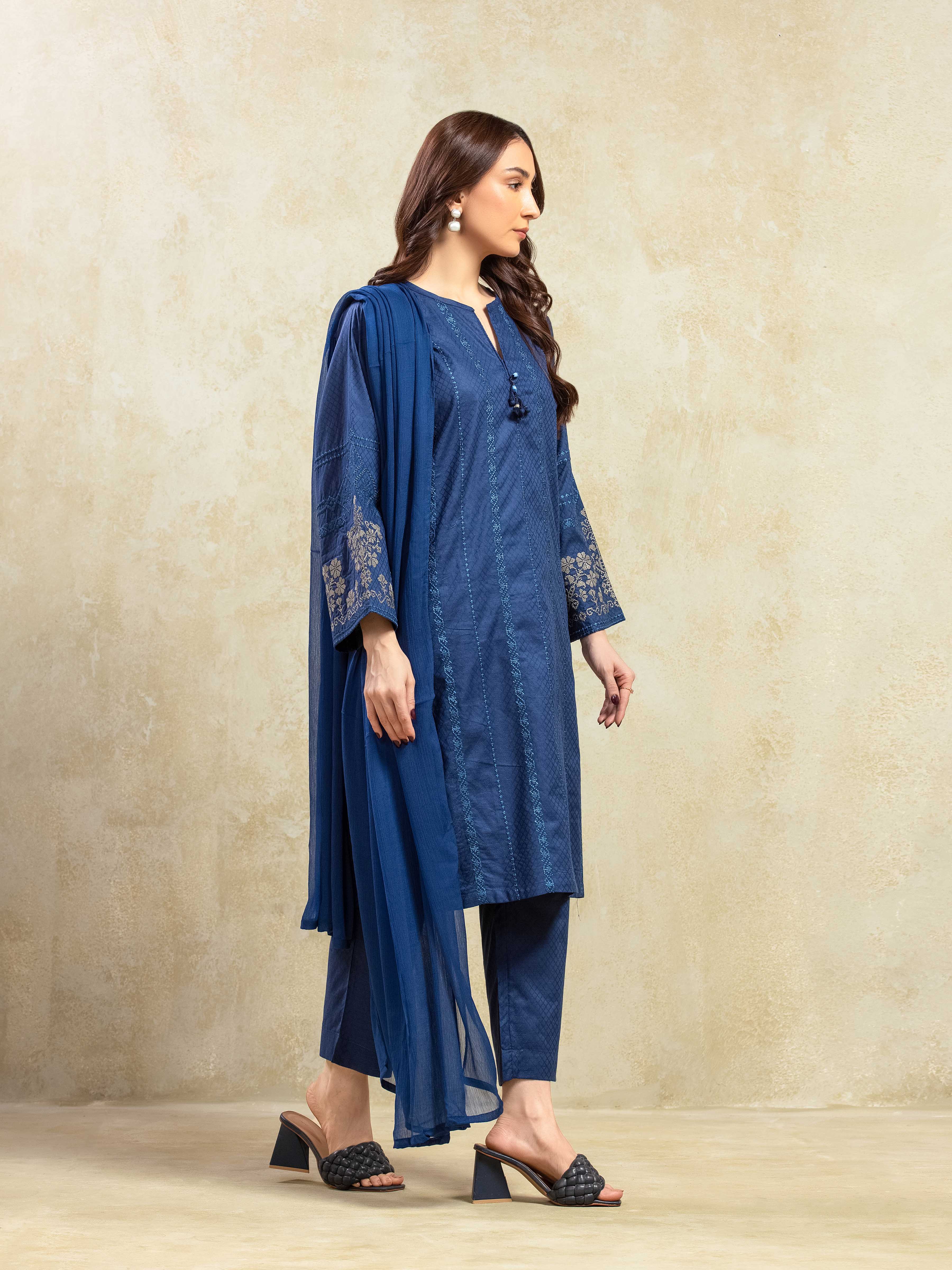 Pret Embroidered Dobby Suit - EWTKE5-81437-3P - Image 5