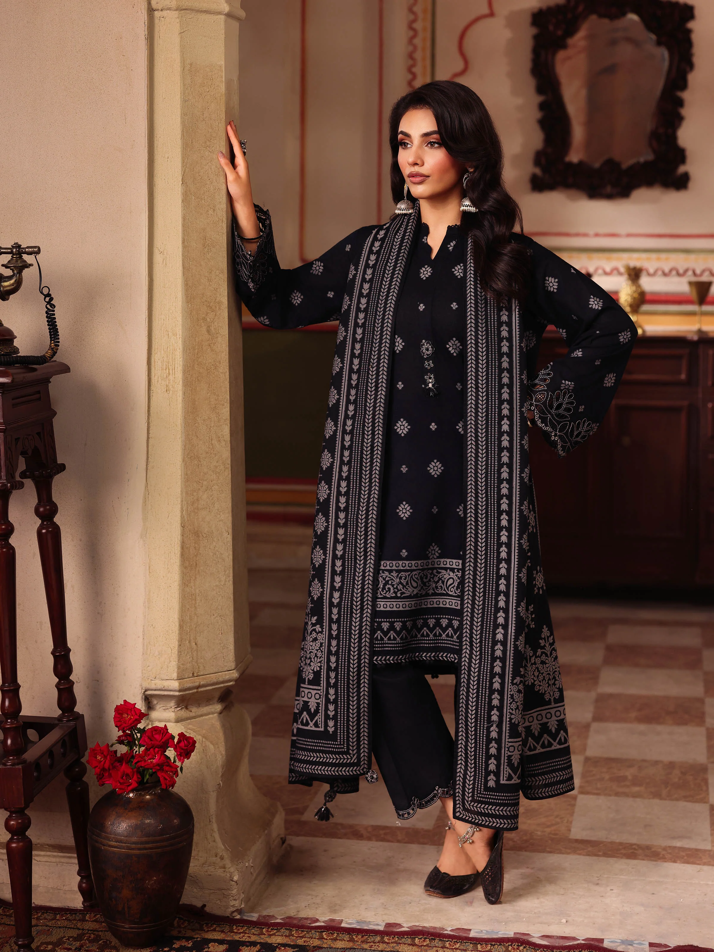 Pret Embroidered Jacquard Suit - EWTKE5-81081-3P - Image 5
