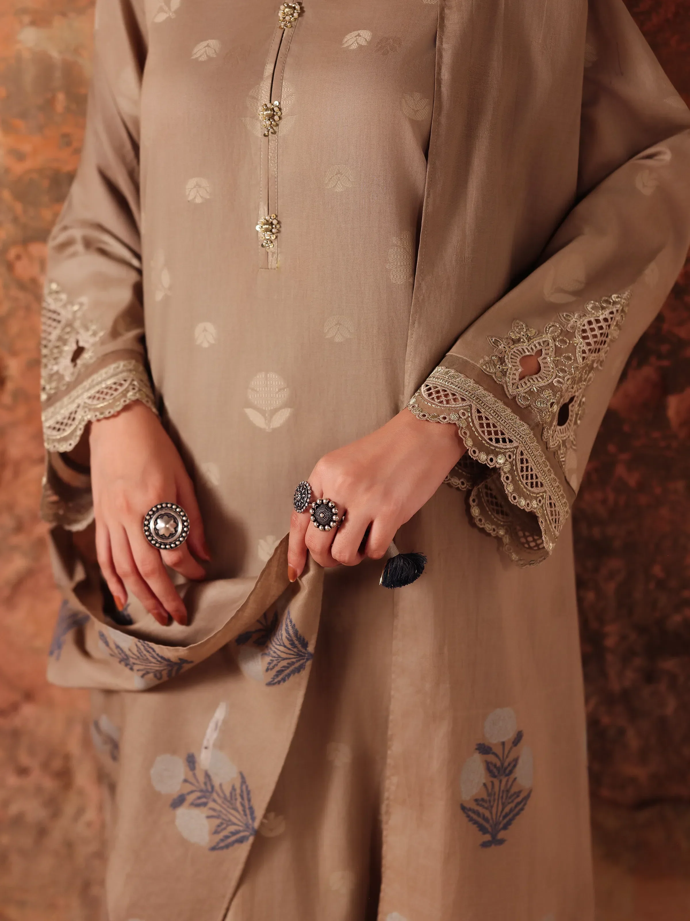 Pret Embroidered Jacquard Suit - EWTKE5-81084-3P - Image 5