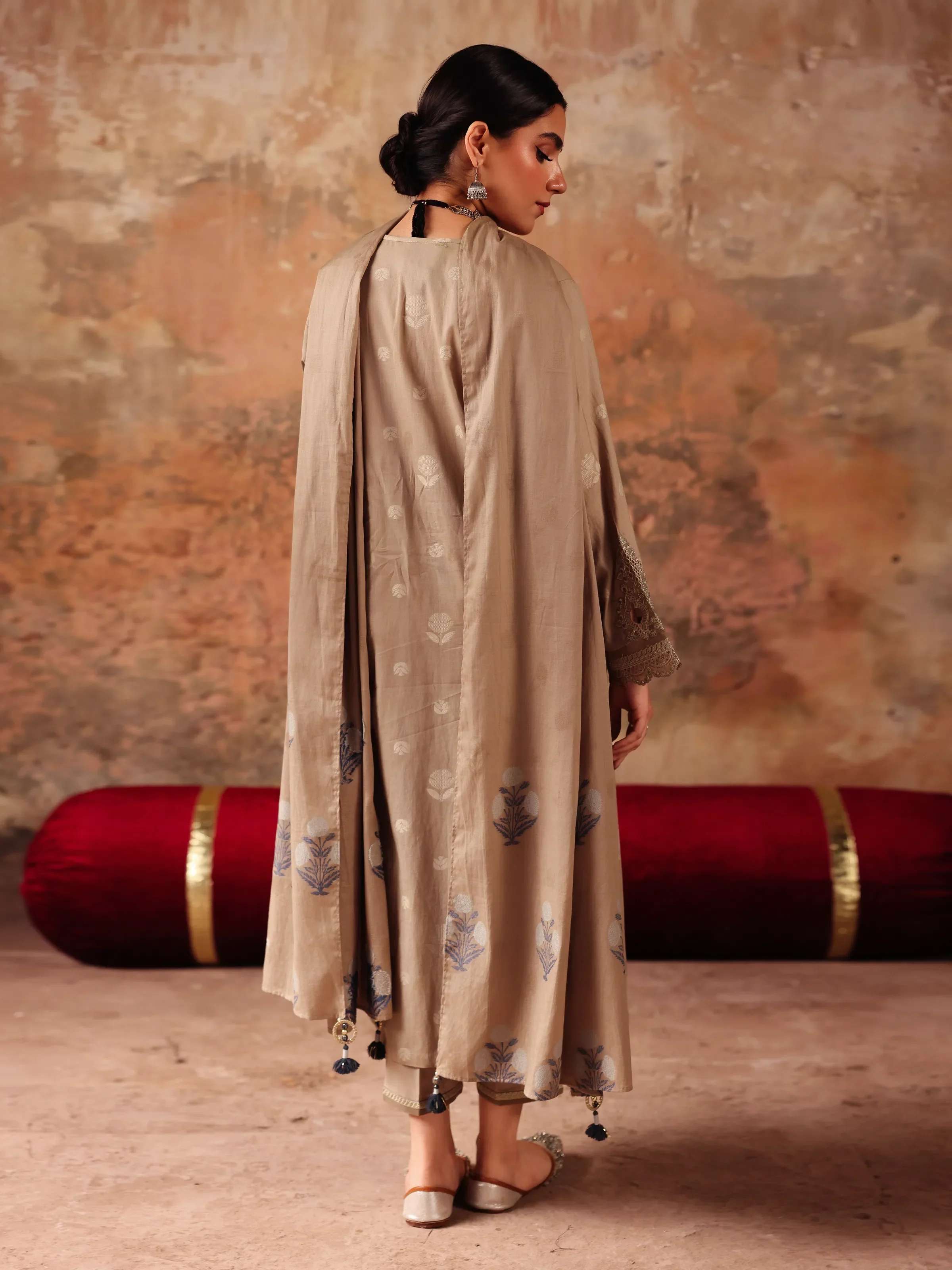 Pret Embroidered Jacquard Suit - EWTKE5-81084-3P - Image 6