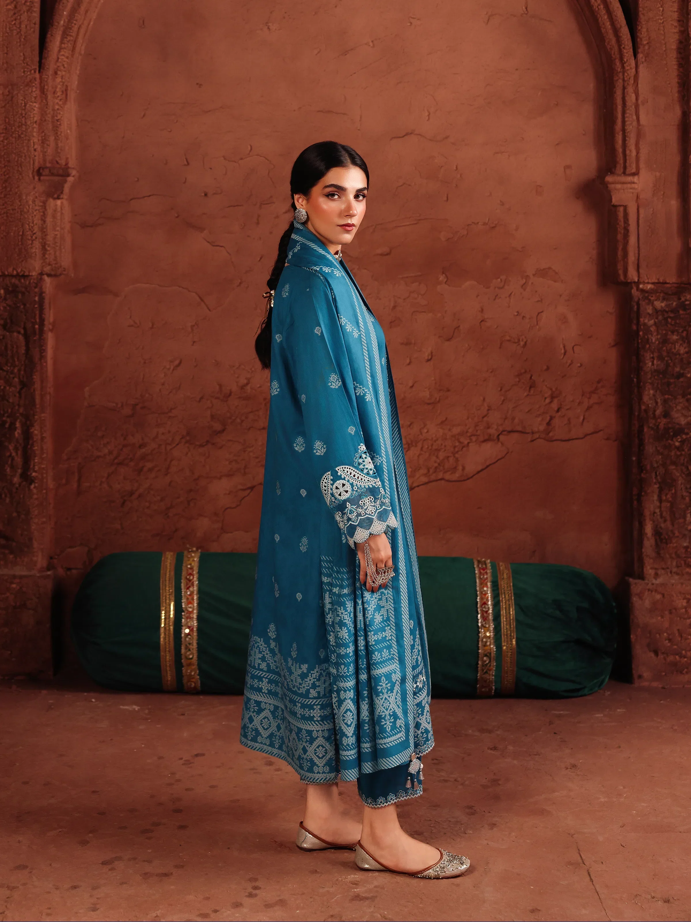 Pret Embroidered Jacquard Suit - EWTKE5-81087-3P - Image 3