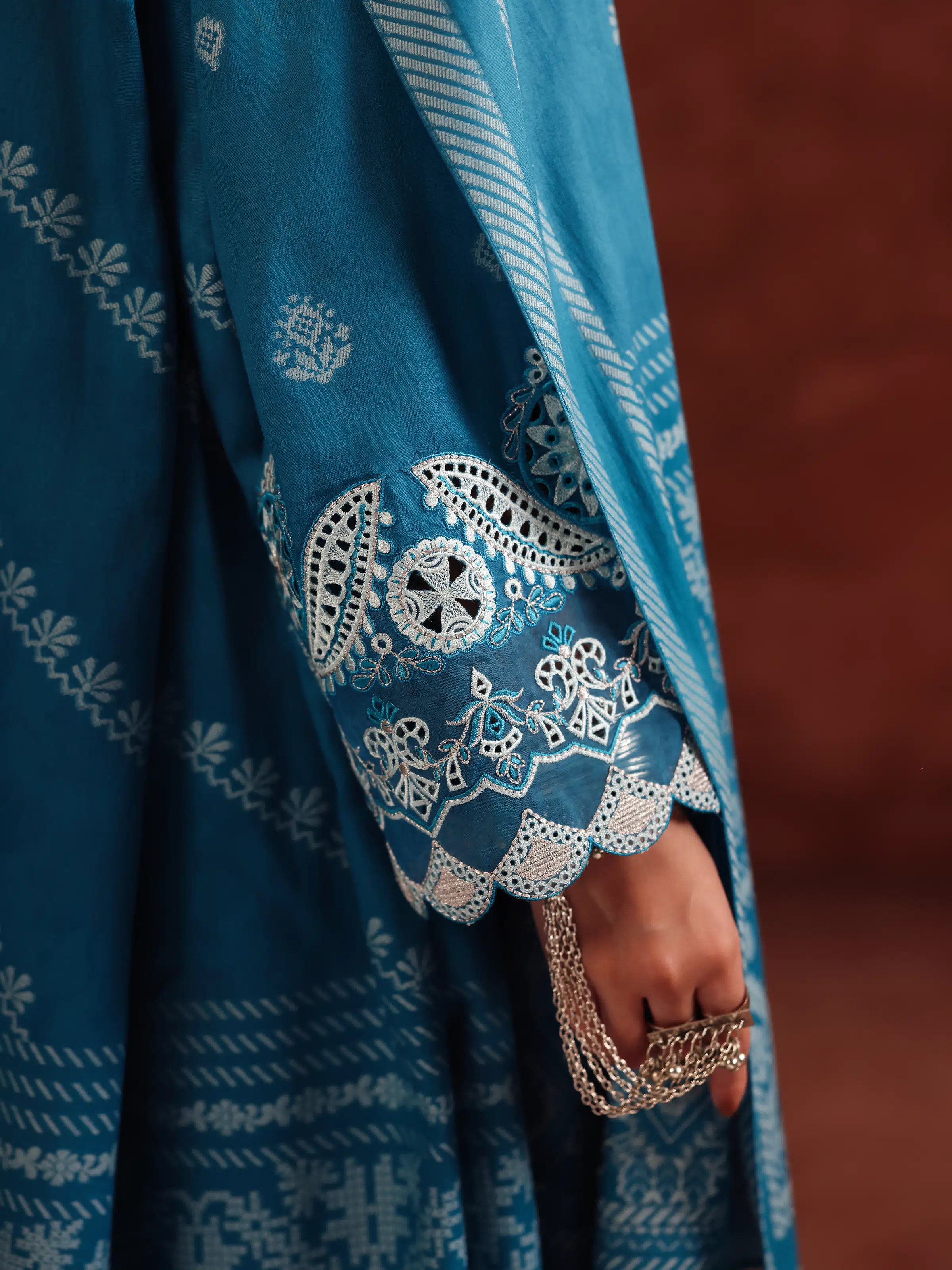 Pret Embroidered Jacquard Suit - EWTKE5-81087-3P - Image 5