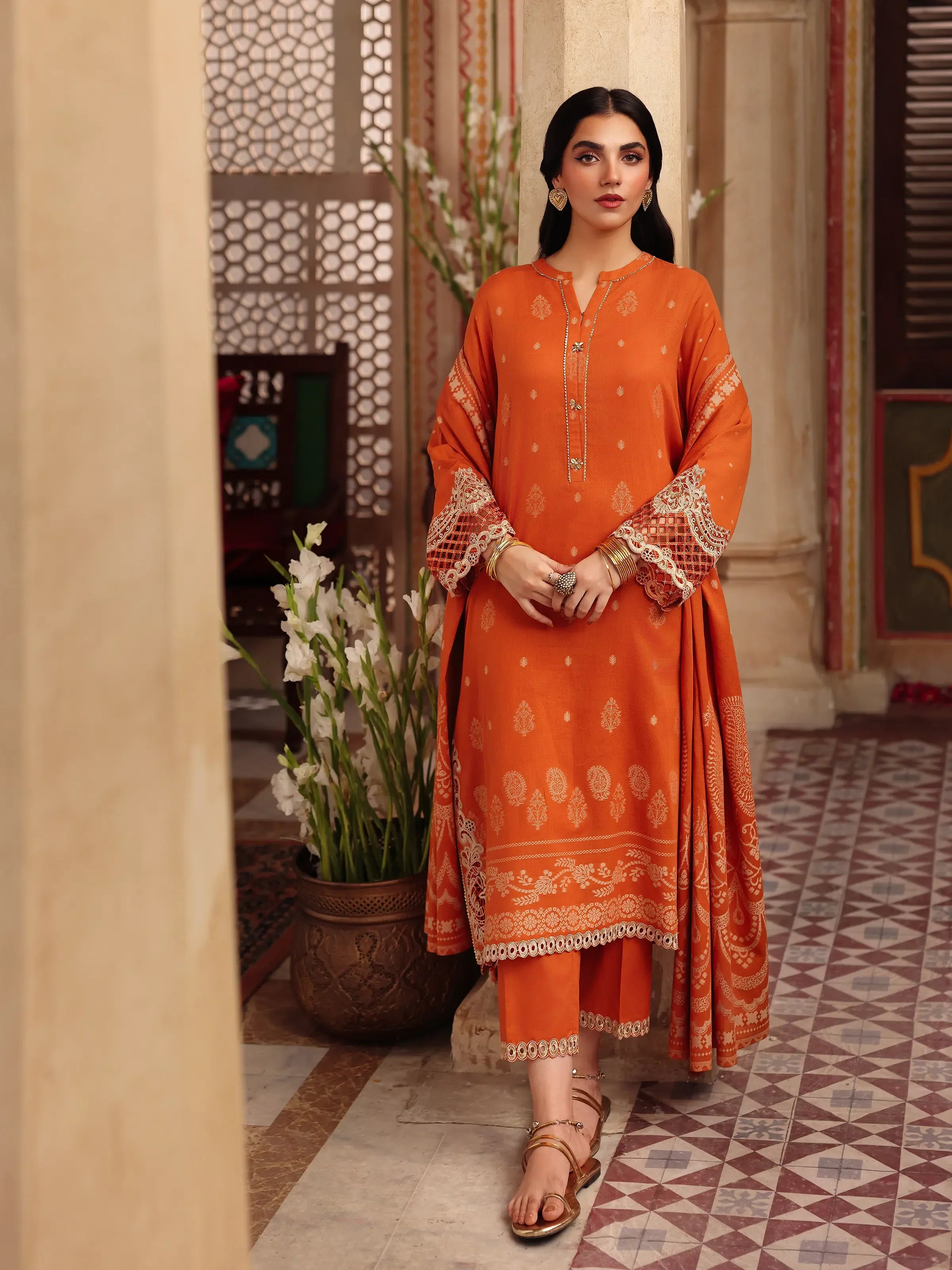 Pret Embroidered Lawn Jacquard Suit - EWTKE5-81088-3P - Image 2