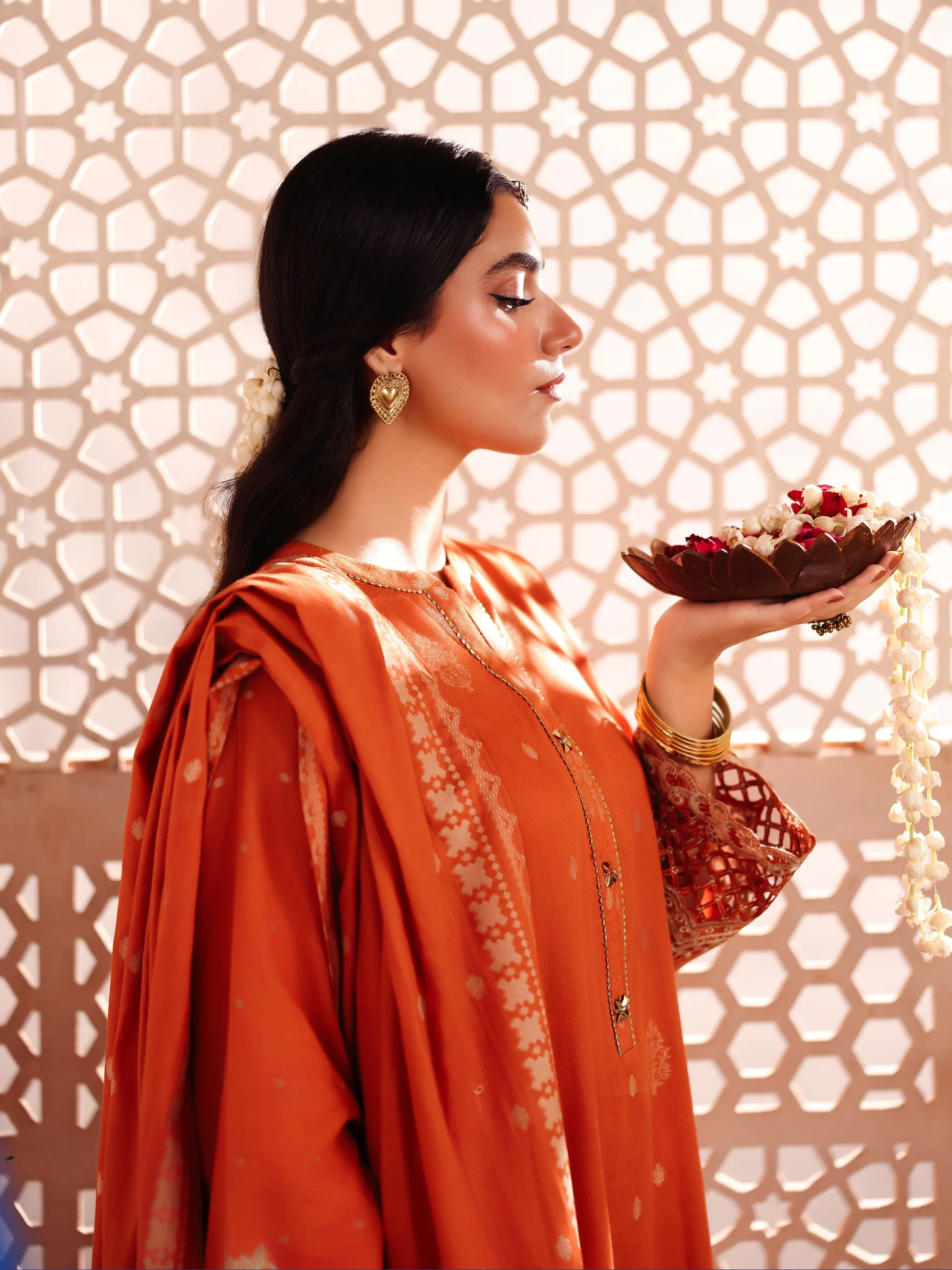 Pret Embroidered Lawn Jacquard Suit - EWTKE5-81088-3P - Image 3