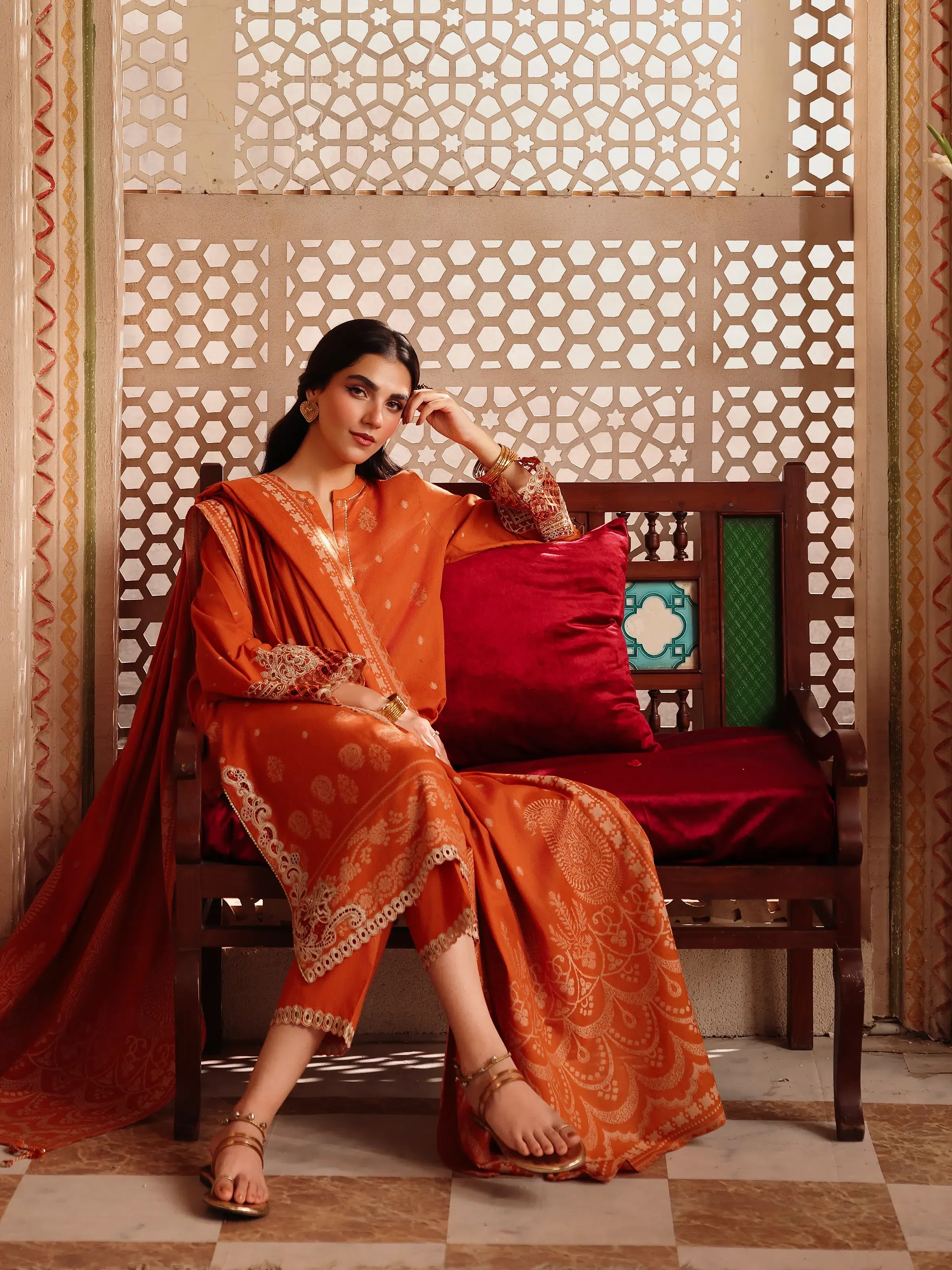 Pret Embroidered Lawn Jacquard Suit - EWTKE5-81088-3P - Image 4
