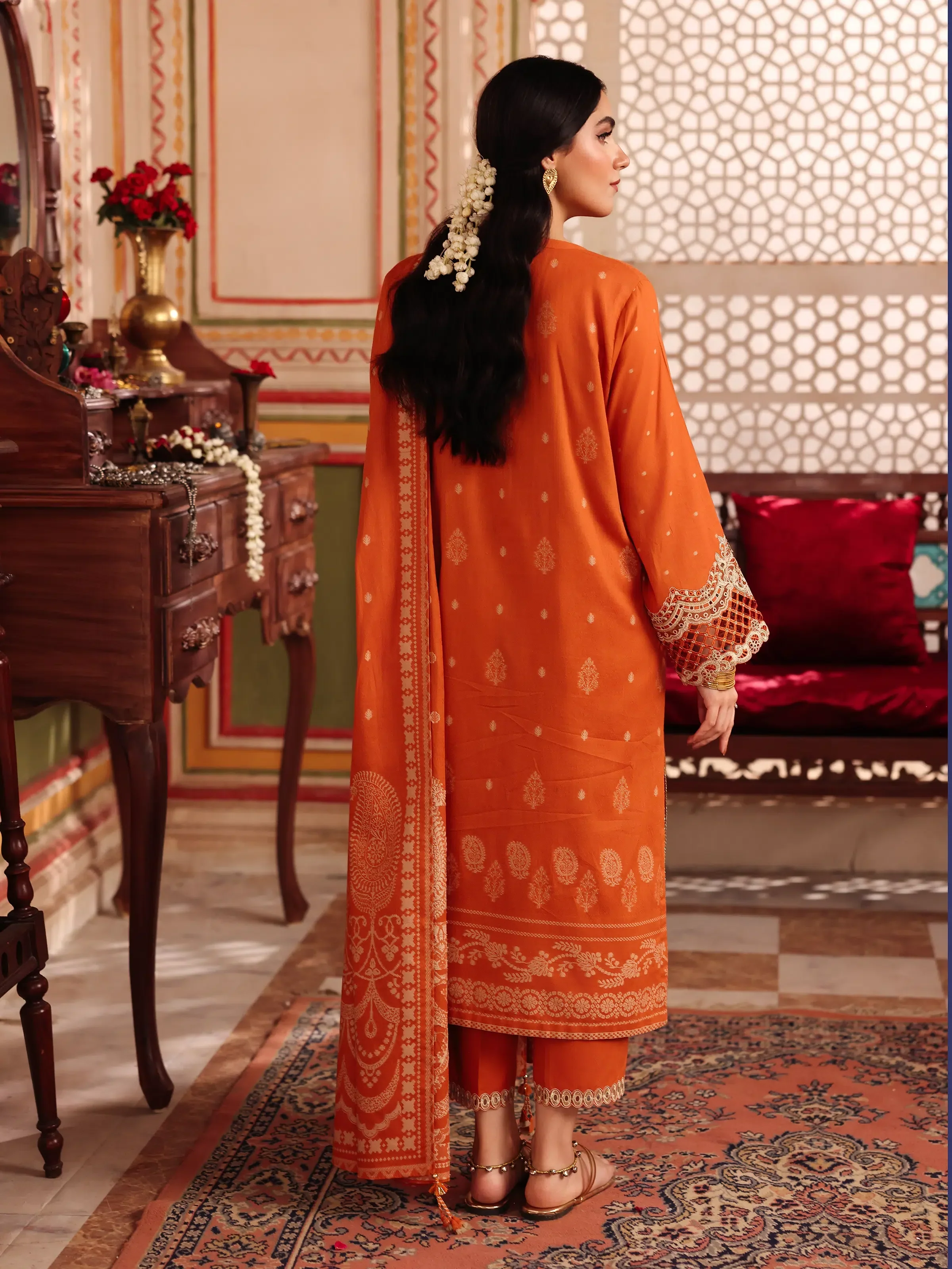 Pret Embroidered Lawn Jacquard Suit - EWTKE5-81088-3P - Image 6