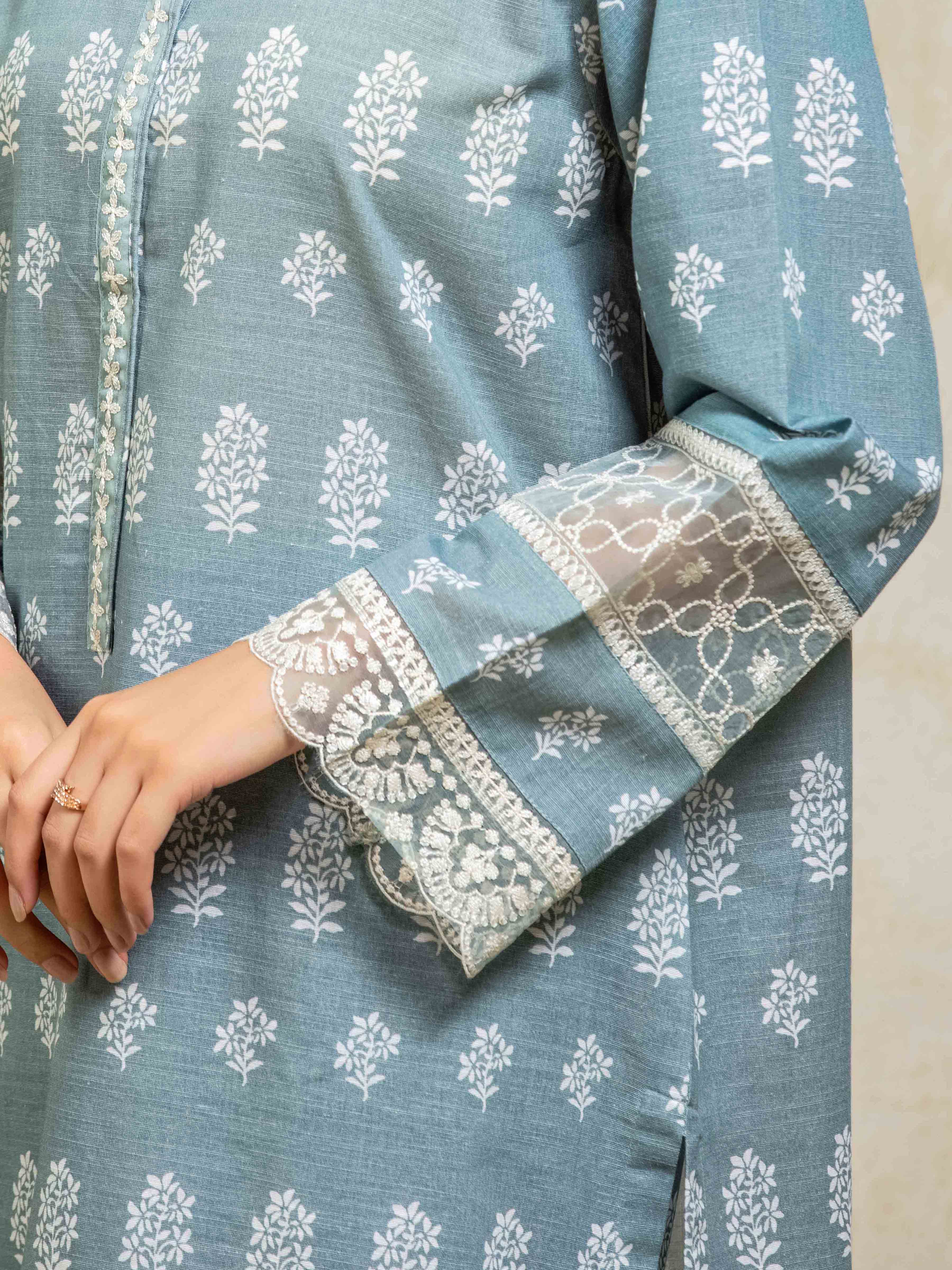 Pret Embroidered Khaddar Suit - EWTKE24-81357-3P - Image 5