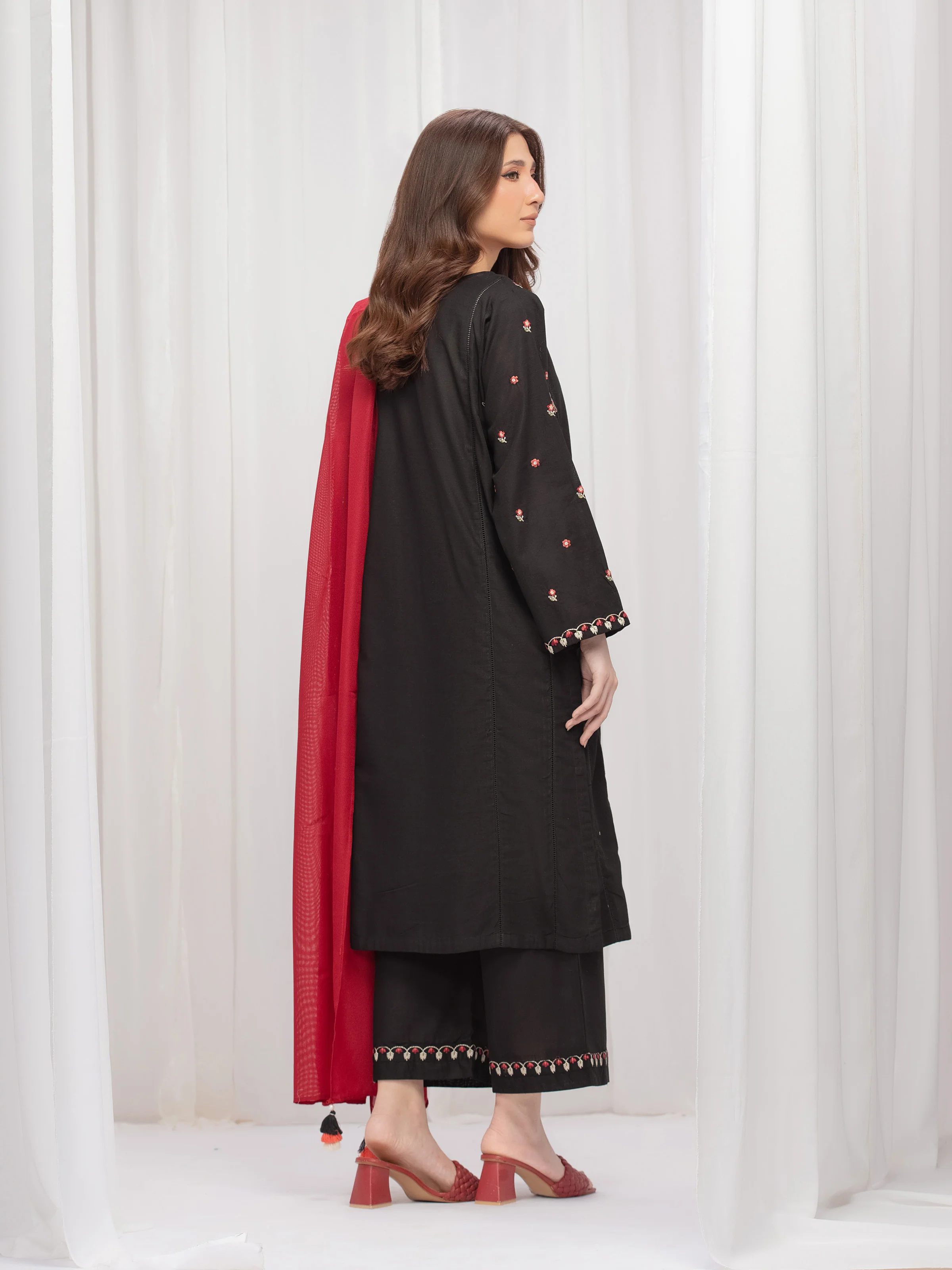 Pret Embroidered Khaddar Suit - EWTKE24-81374-3P - Image 6