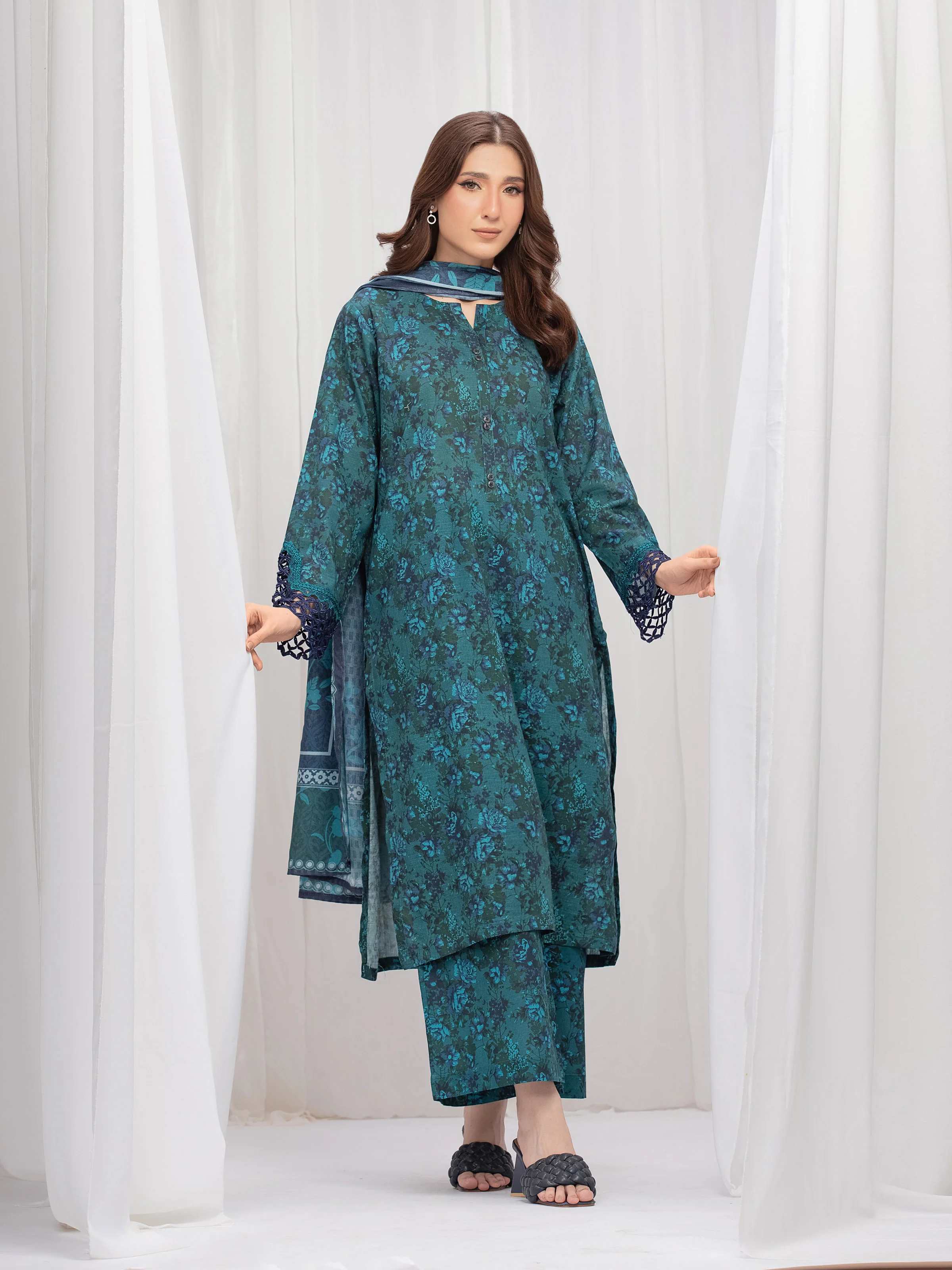 Pret Printed Khaddar Suit - EWTKE24-81538-3P