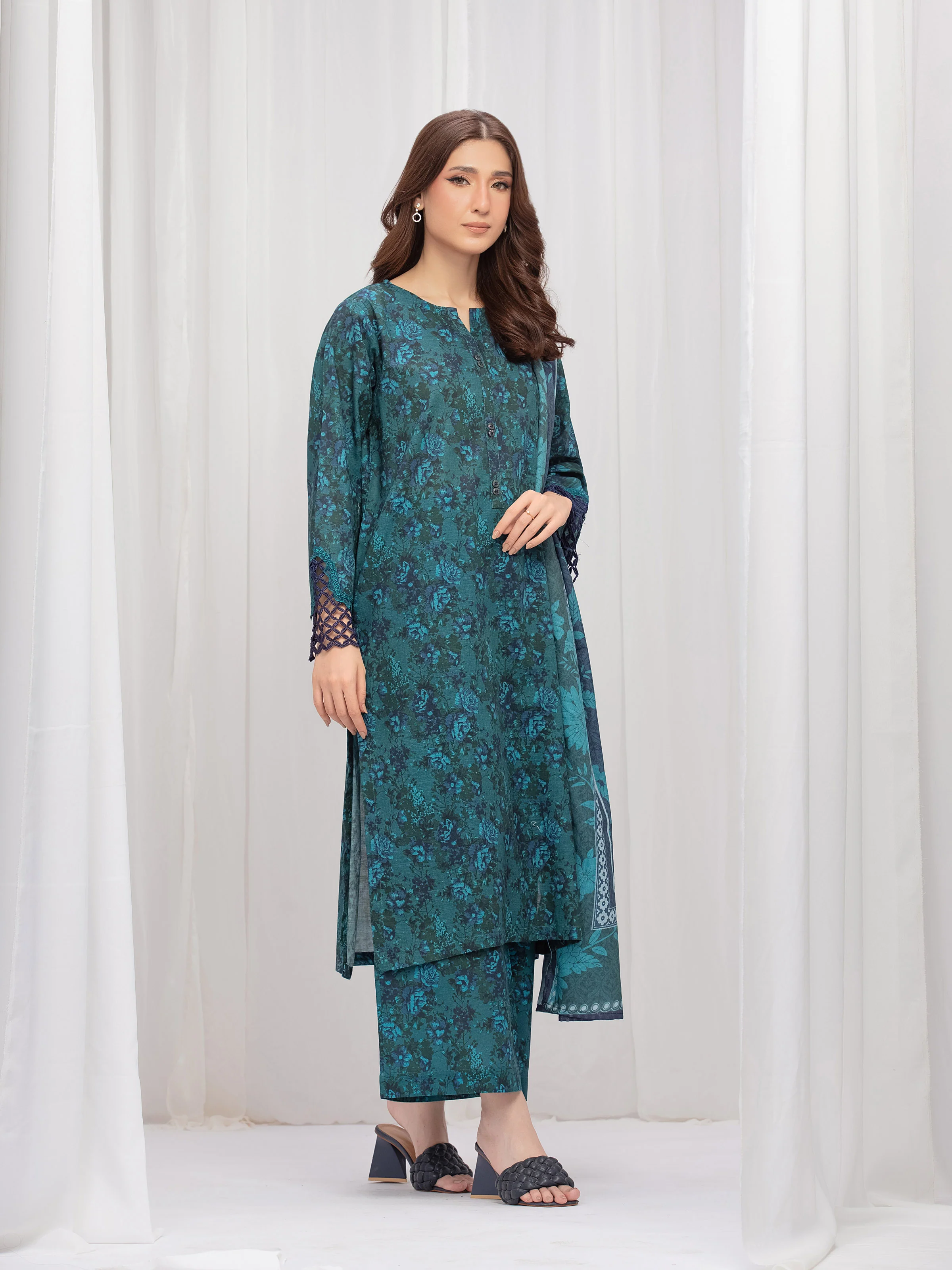 Pret Printed Khaddar Suit - EWTKE24-81538-3P - Image 5