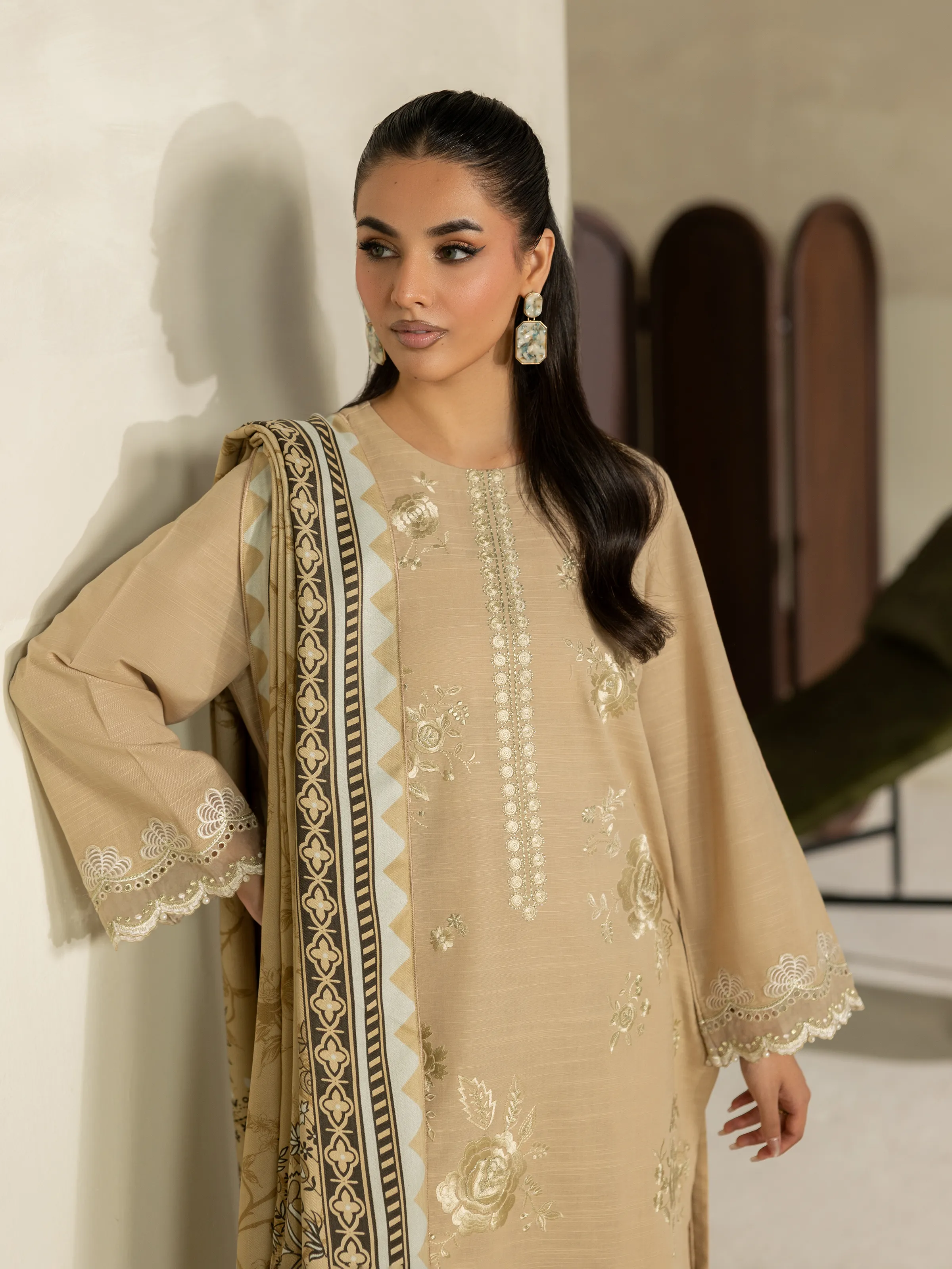 Pret Embroidered Khaddar Suit - EWTKED5-84005-3P - Image 2