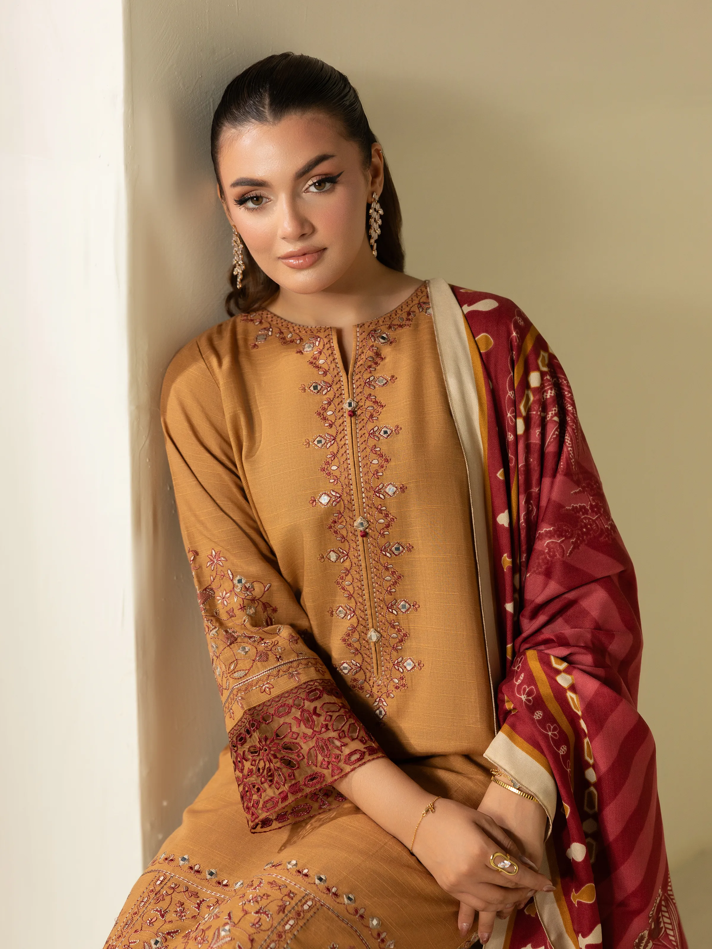Pret Embroidered Khaddar Suit - EWTKED5-84013-3P - Image 2
