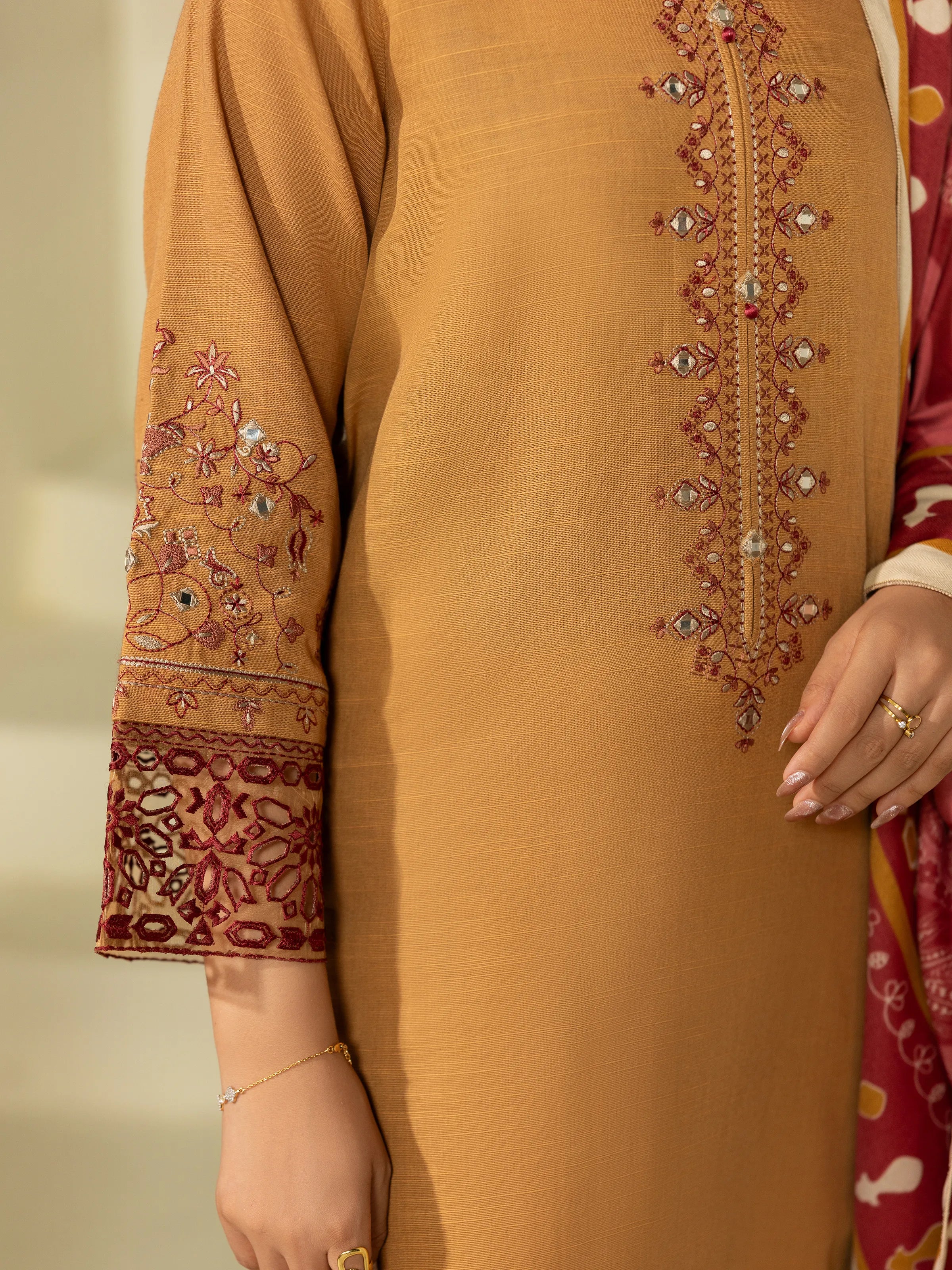 Pret Embroidered Khaddar Suit - EWTKED5-84013-3P - Image 4