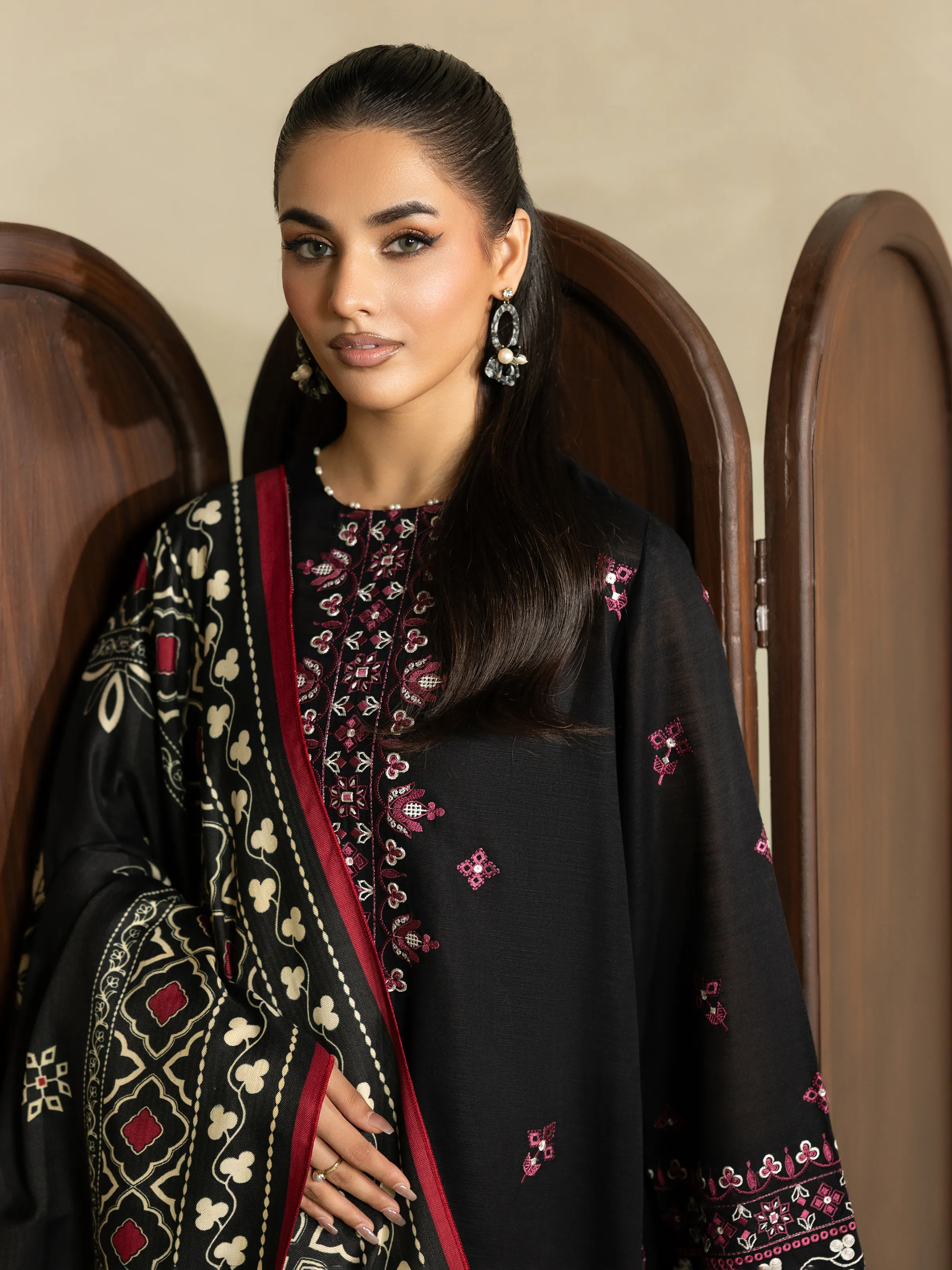 Pret Embroidered Khaddar Suit - EWTKED5-84017-3P - Image 2